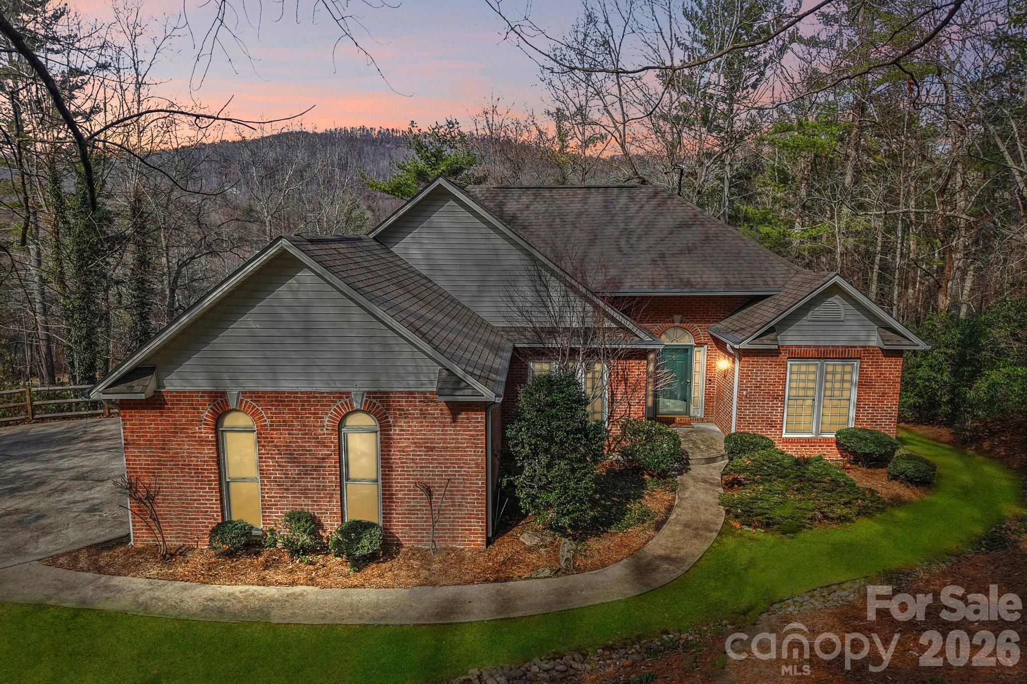 741 Zelda Court Property Photo 3