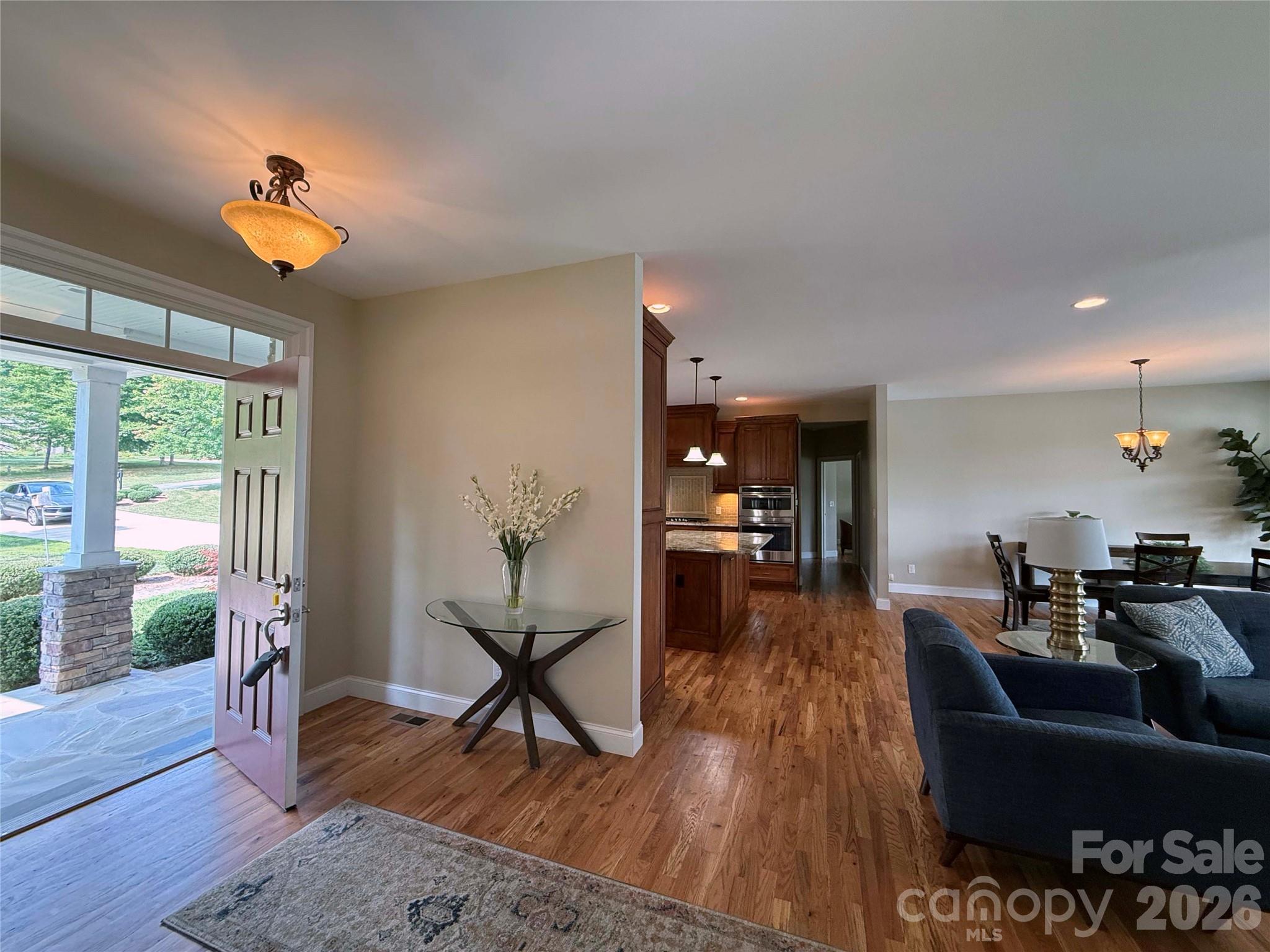 490 Mapleton Lane Property Photo 6