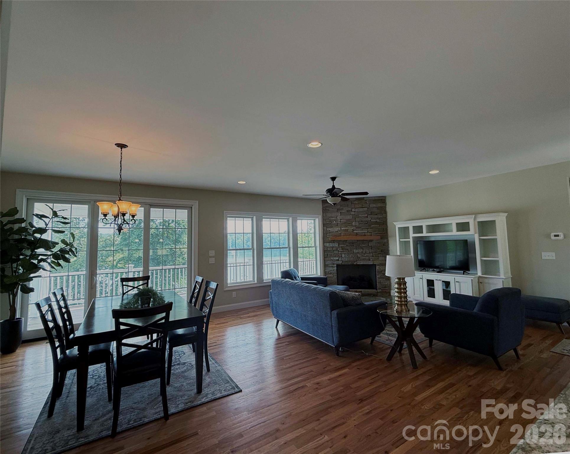 490 Mapleton Lane Property Photo 11