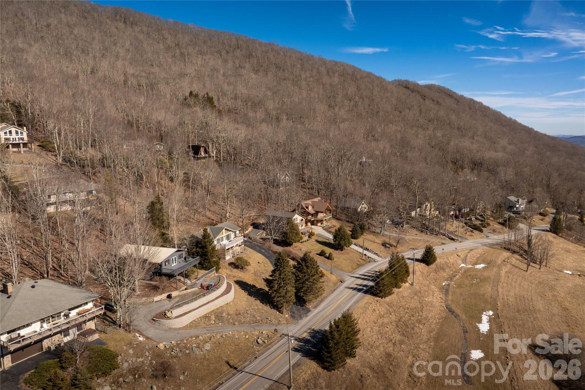 1628 Skyland Drive Property Photo 5