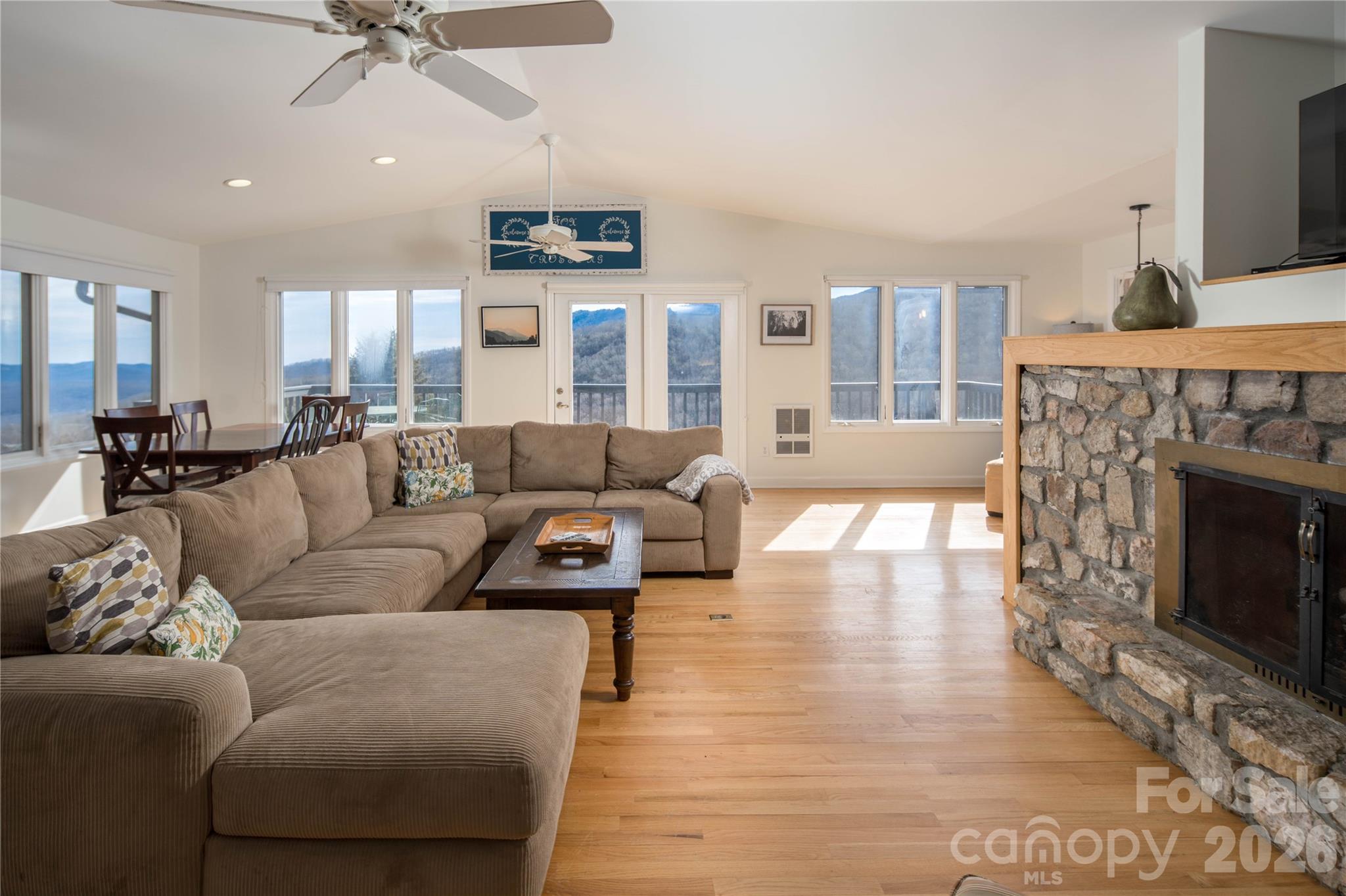 1628 Skyland Drive Property Photo 14