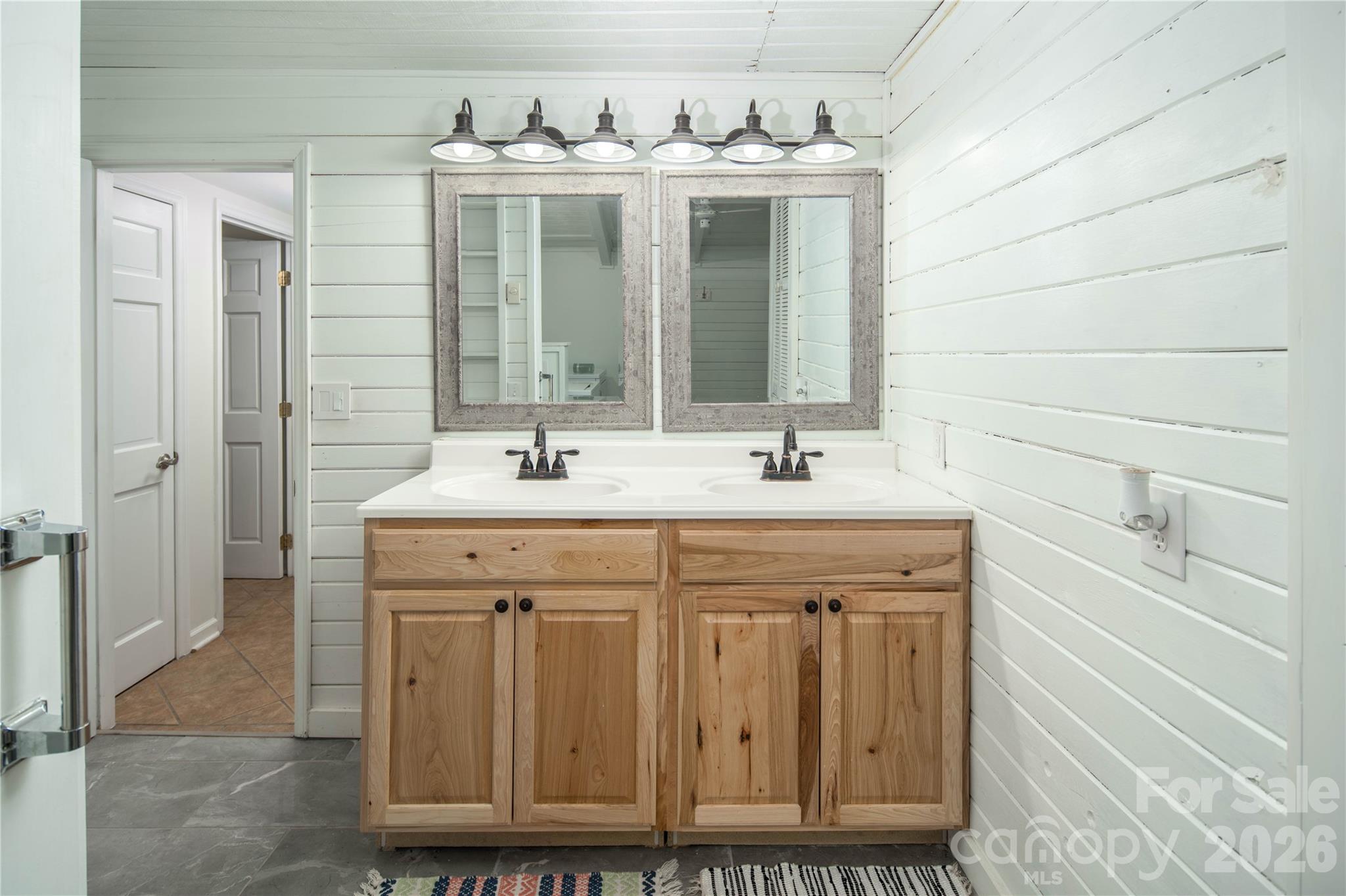 1628 Skyland Drive Property Photo 26