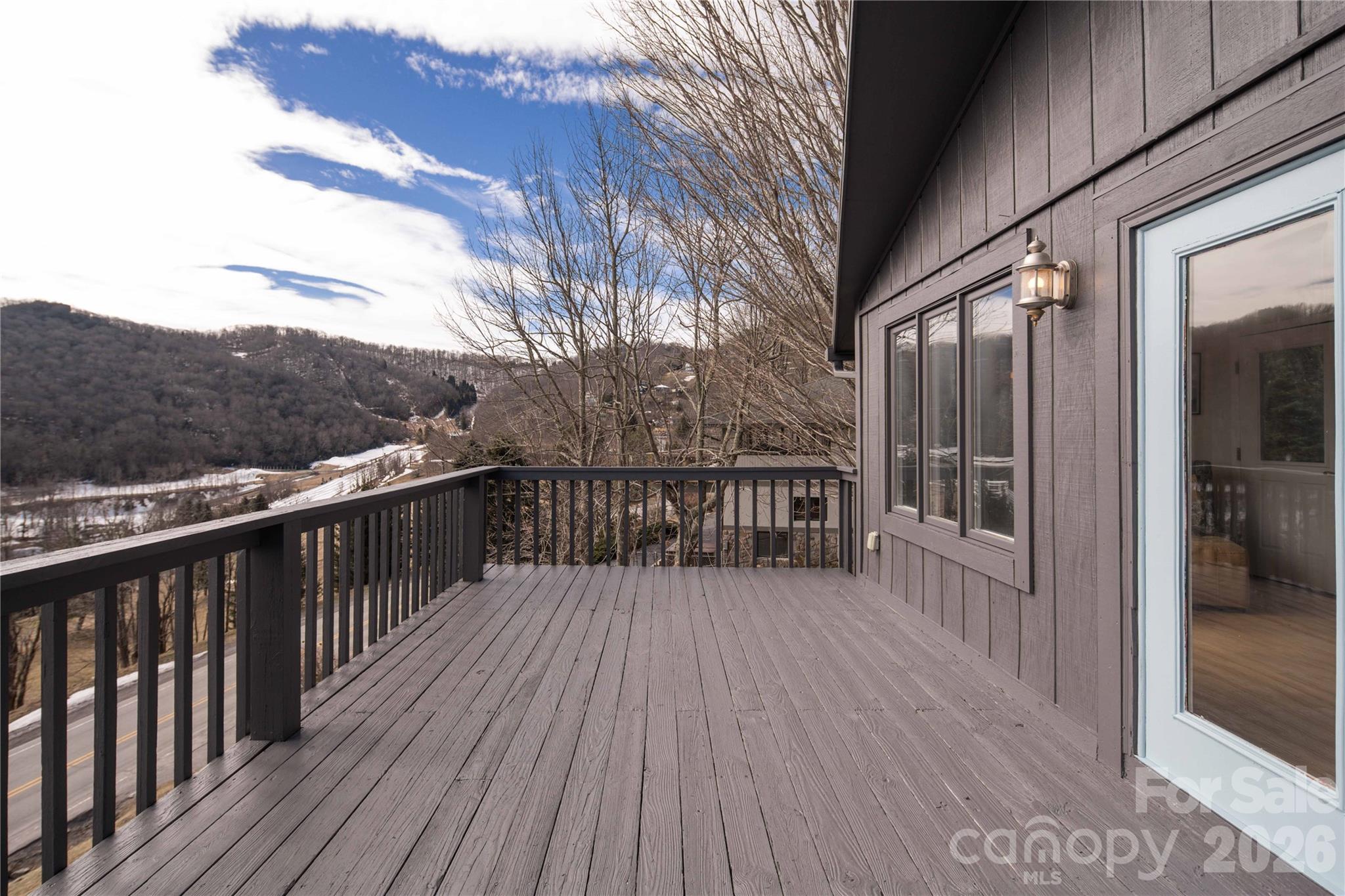 1628 Skyland Drive Property Photo 34