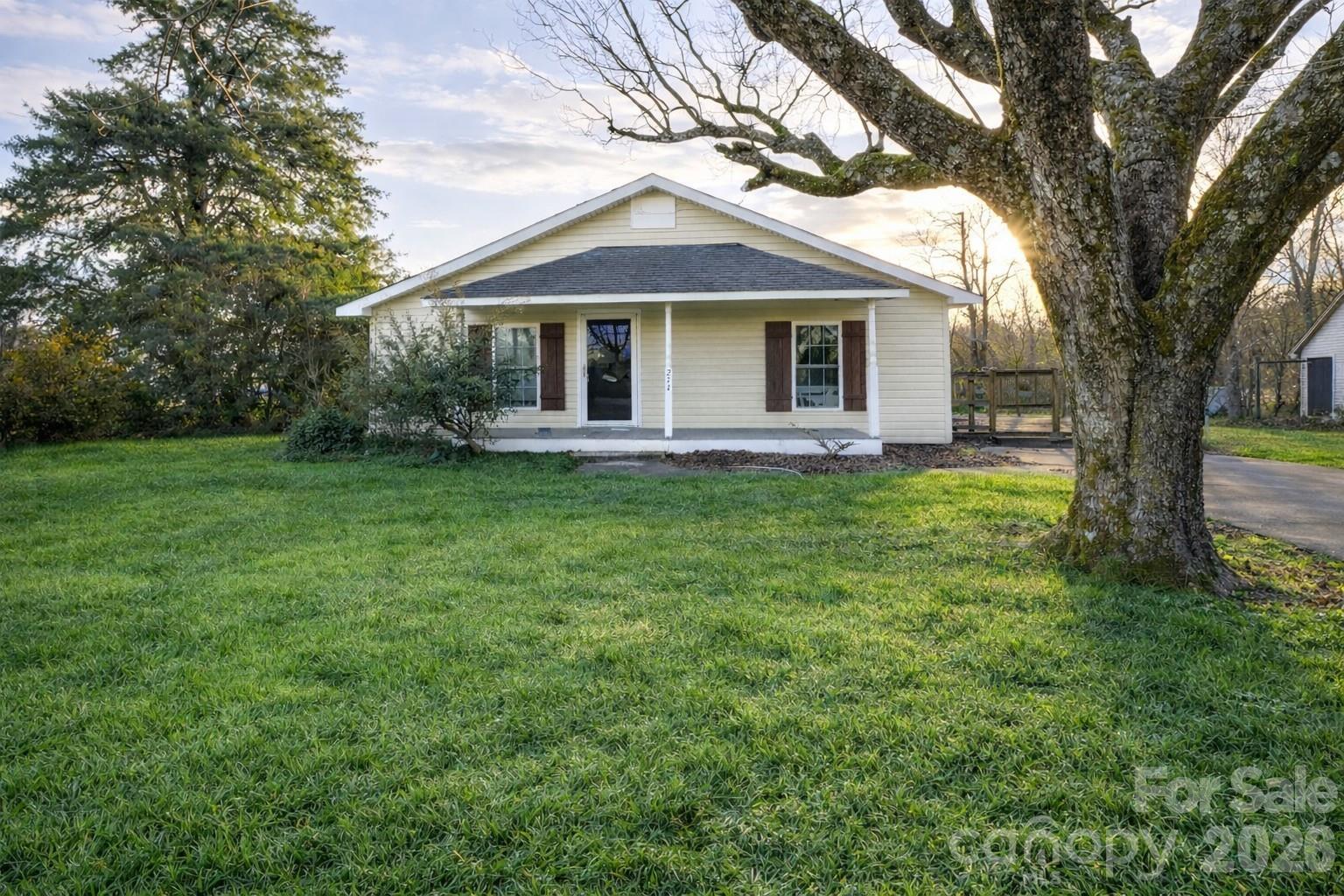 211 Webb Farm Road Property Photo 1