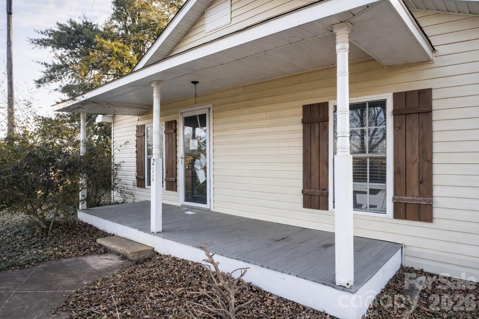 211 Webb Farm Road Property Photo 4