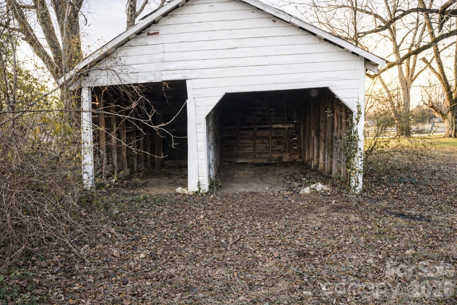 211 Webb Farm Road Property Photo 9
