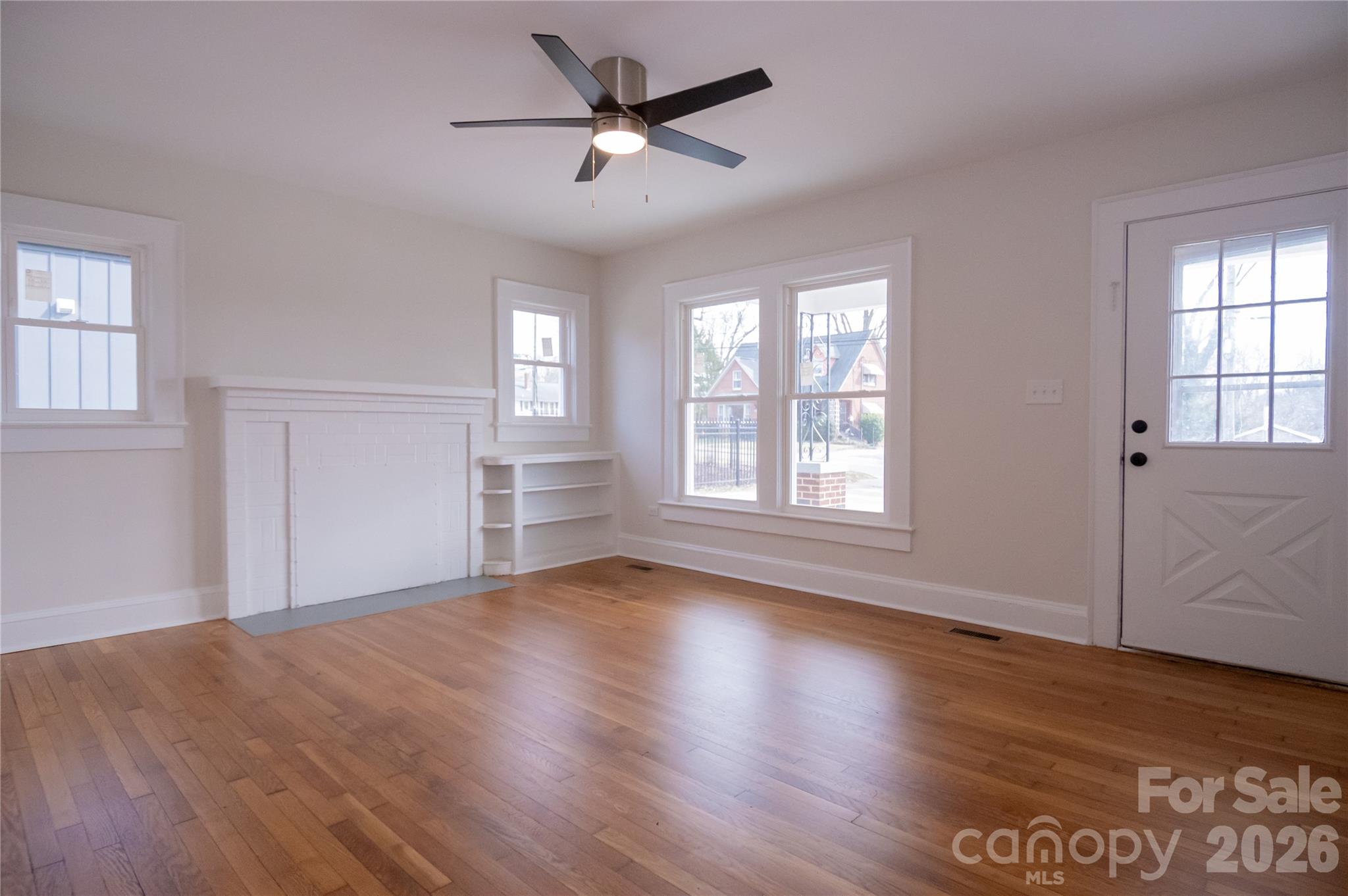 430 N Green Street Property Photo 7