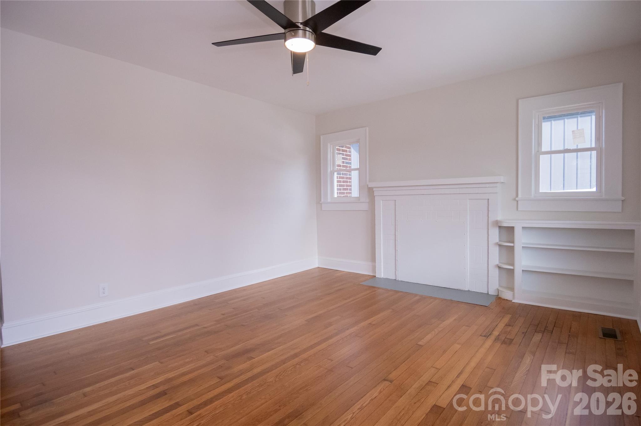 430 N Green Street Property Photo 8