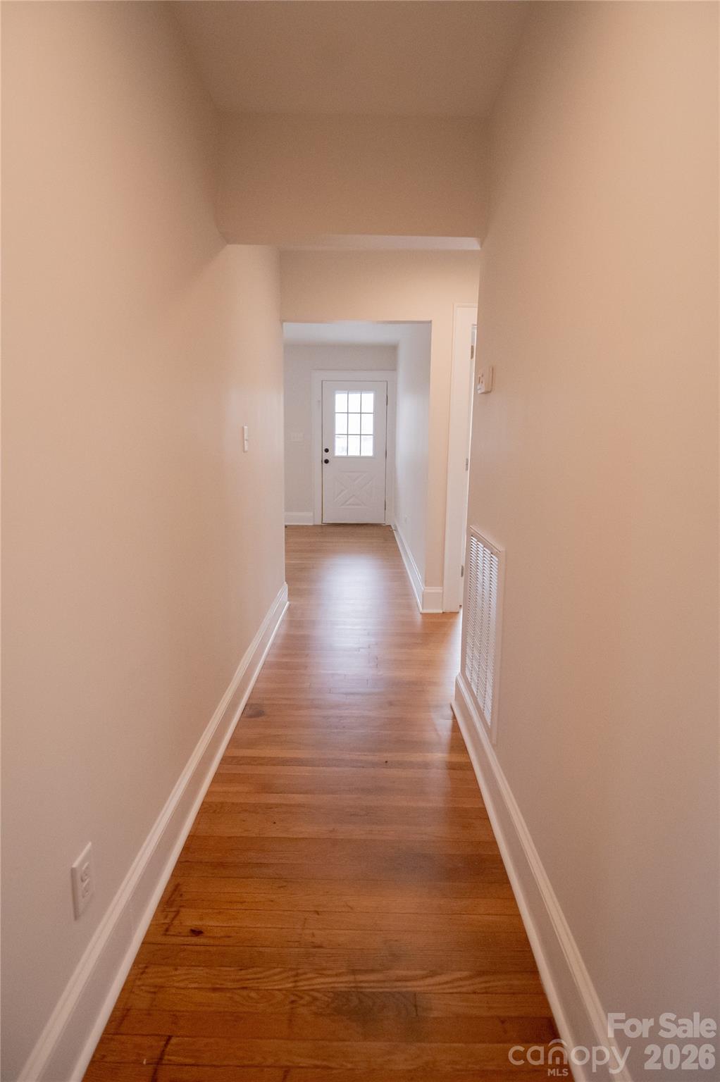 430 N Green Street Property Photo 9