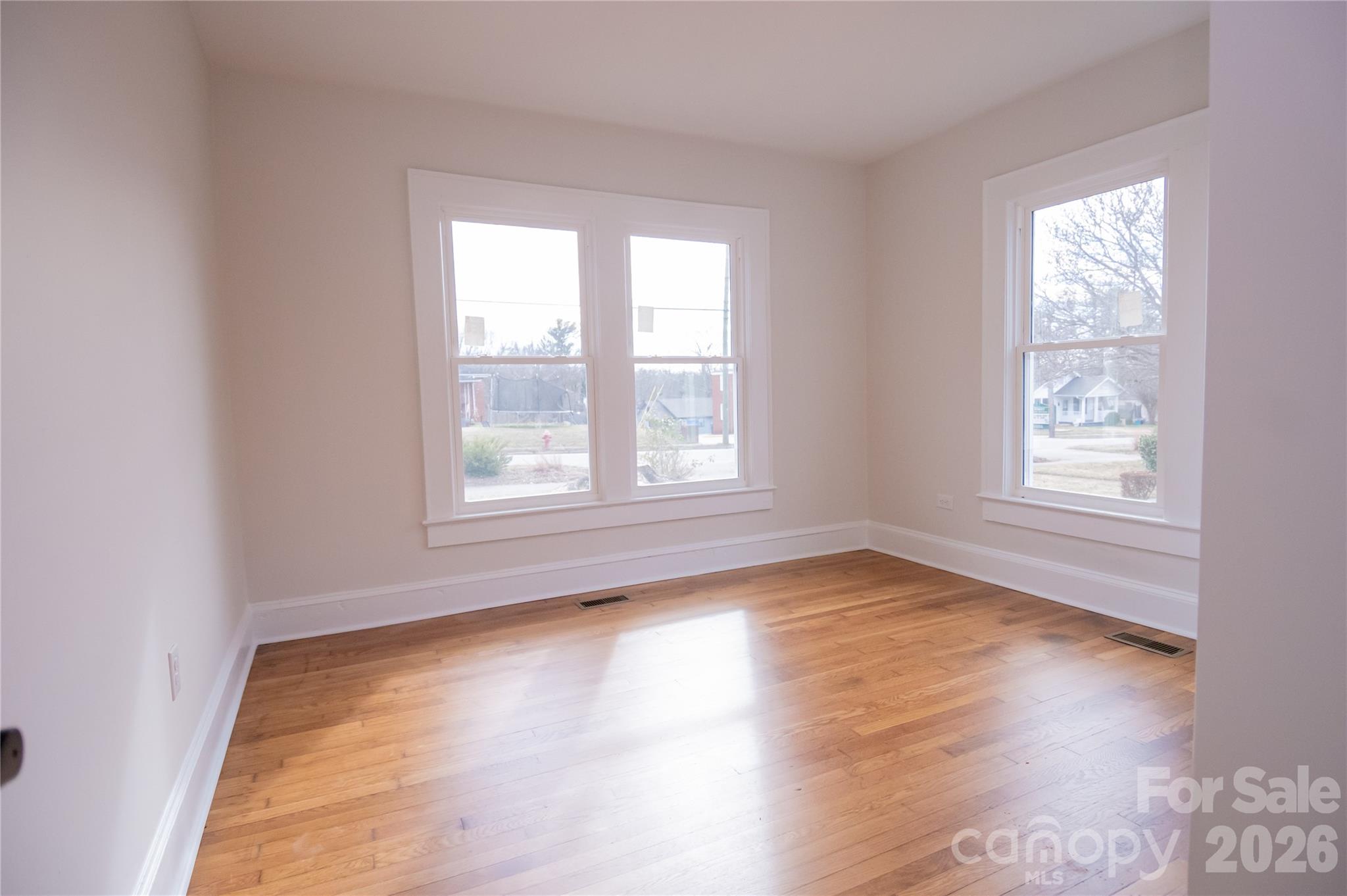 430 N Green Street Property Photo 15