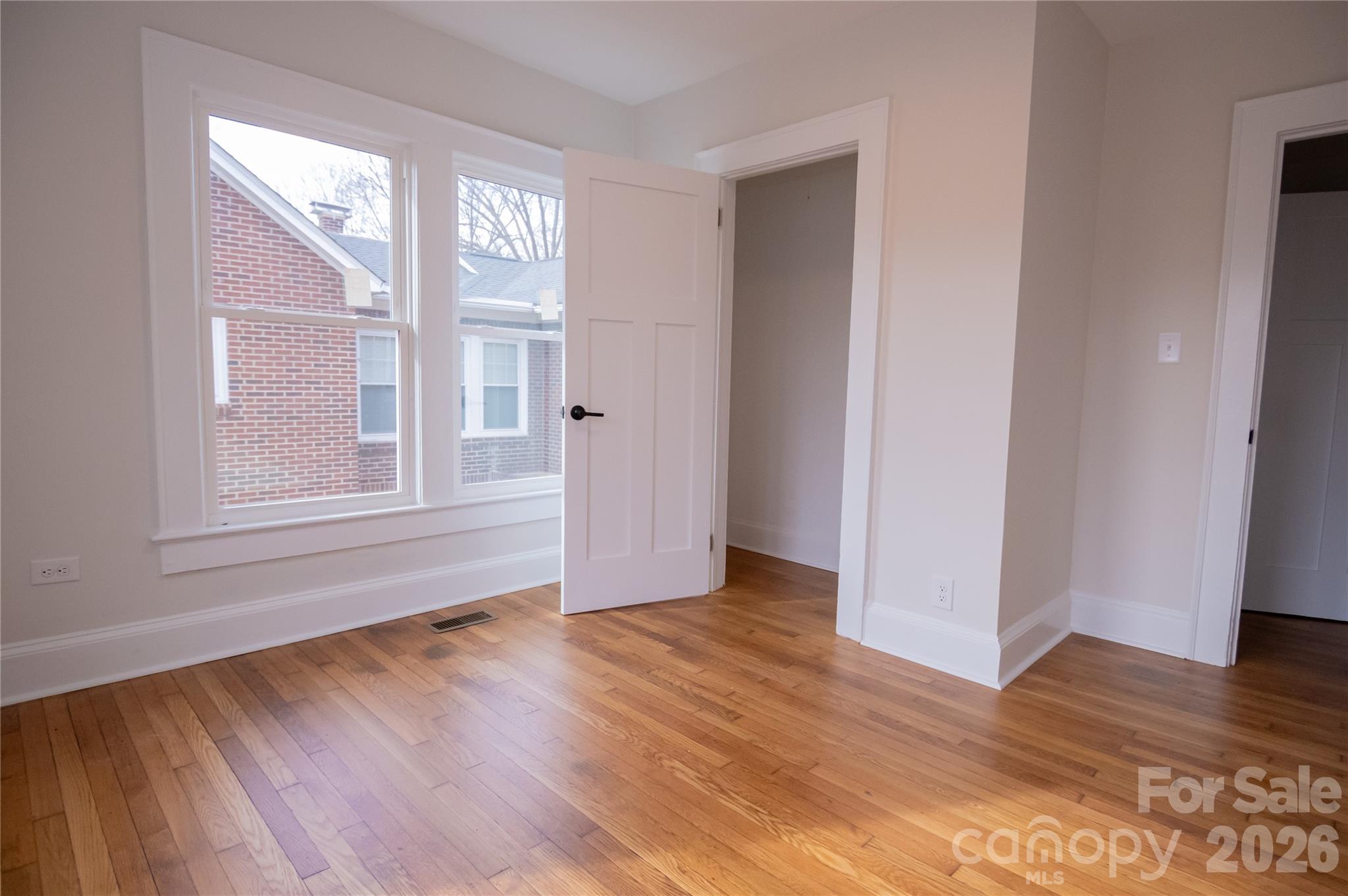 430 N Green Street Property Photo 16
