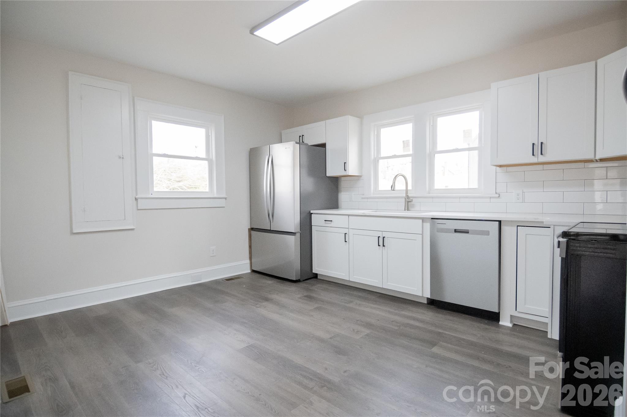 430 N Green Street Property Photo 19