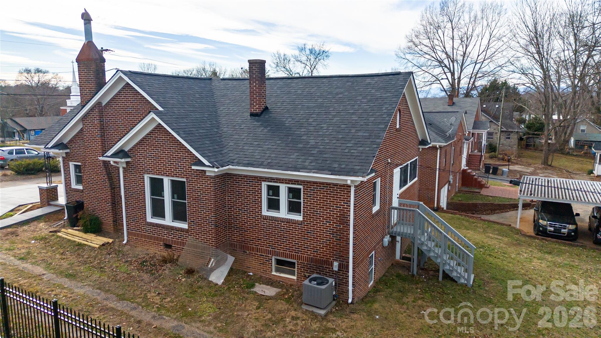 430 N Green Street Property Photo 25