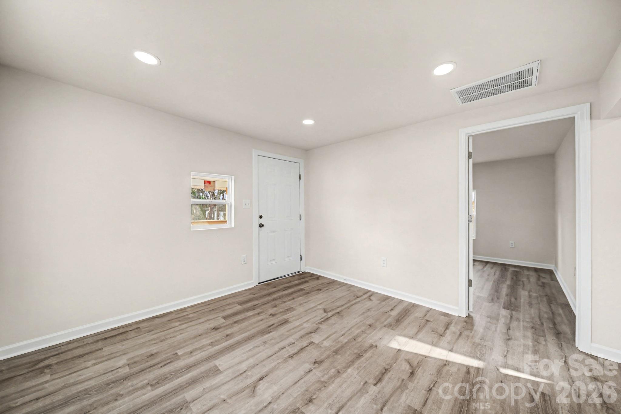 1450 Stroupe Street Property Photo 6