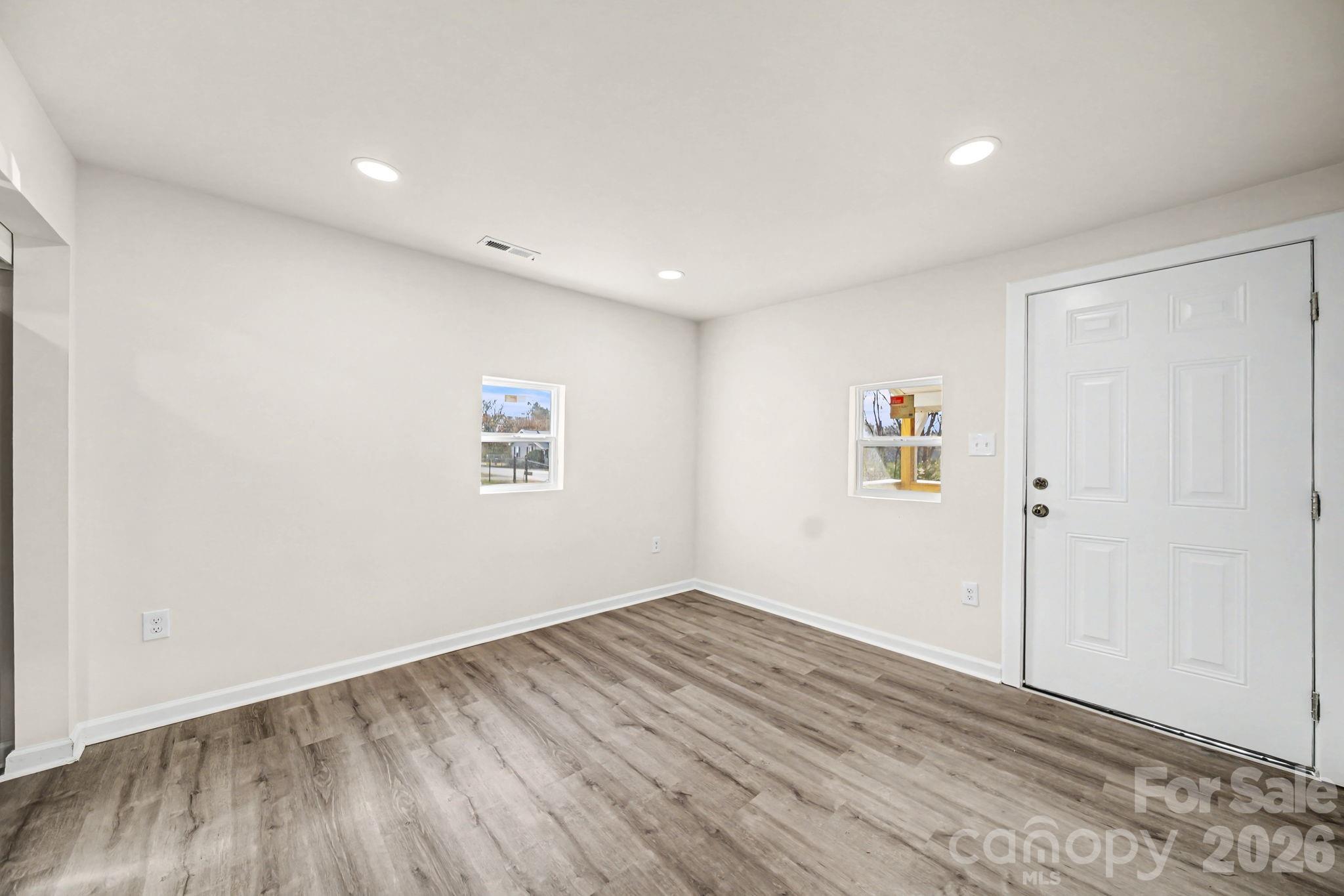 1450 Stroupe Street Property Photo 7
