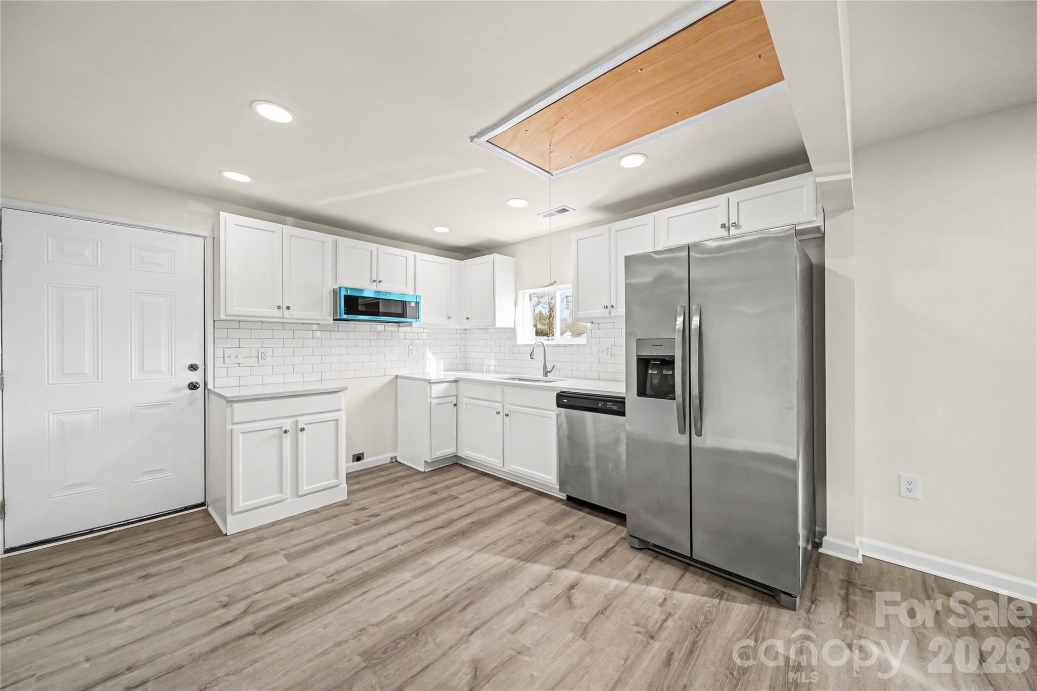 1450 Stroupe Street Property Photo 8