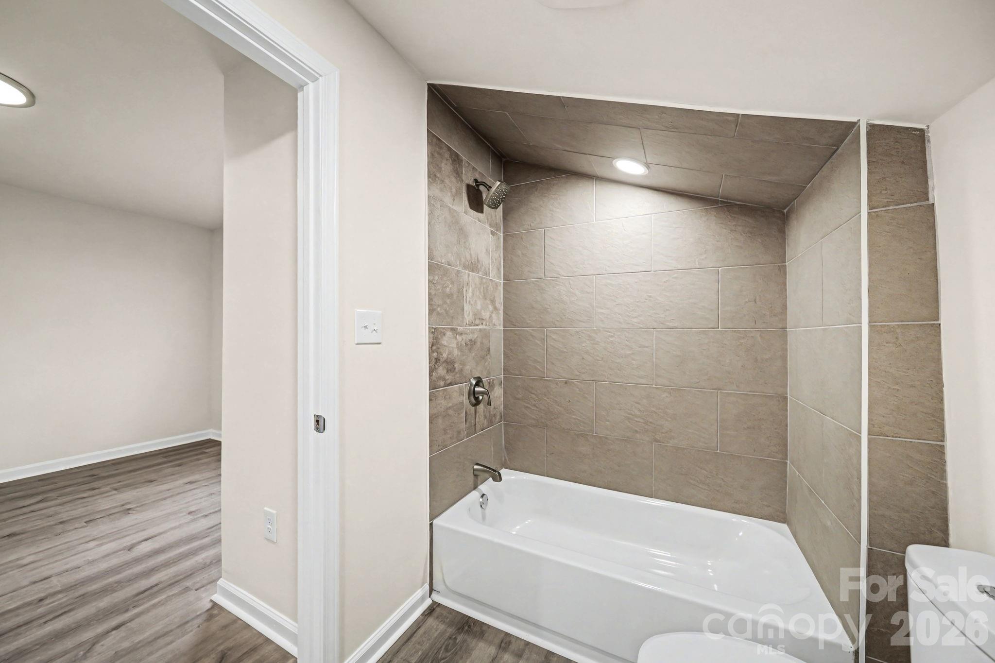 1450 Stroupe Street Property Photo 9