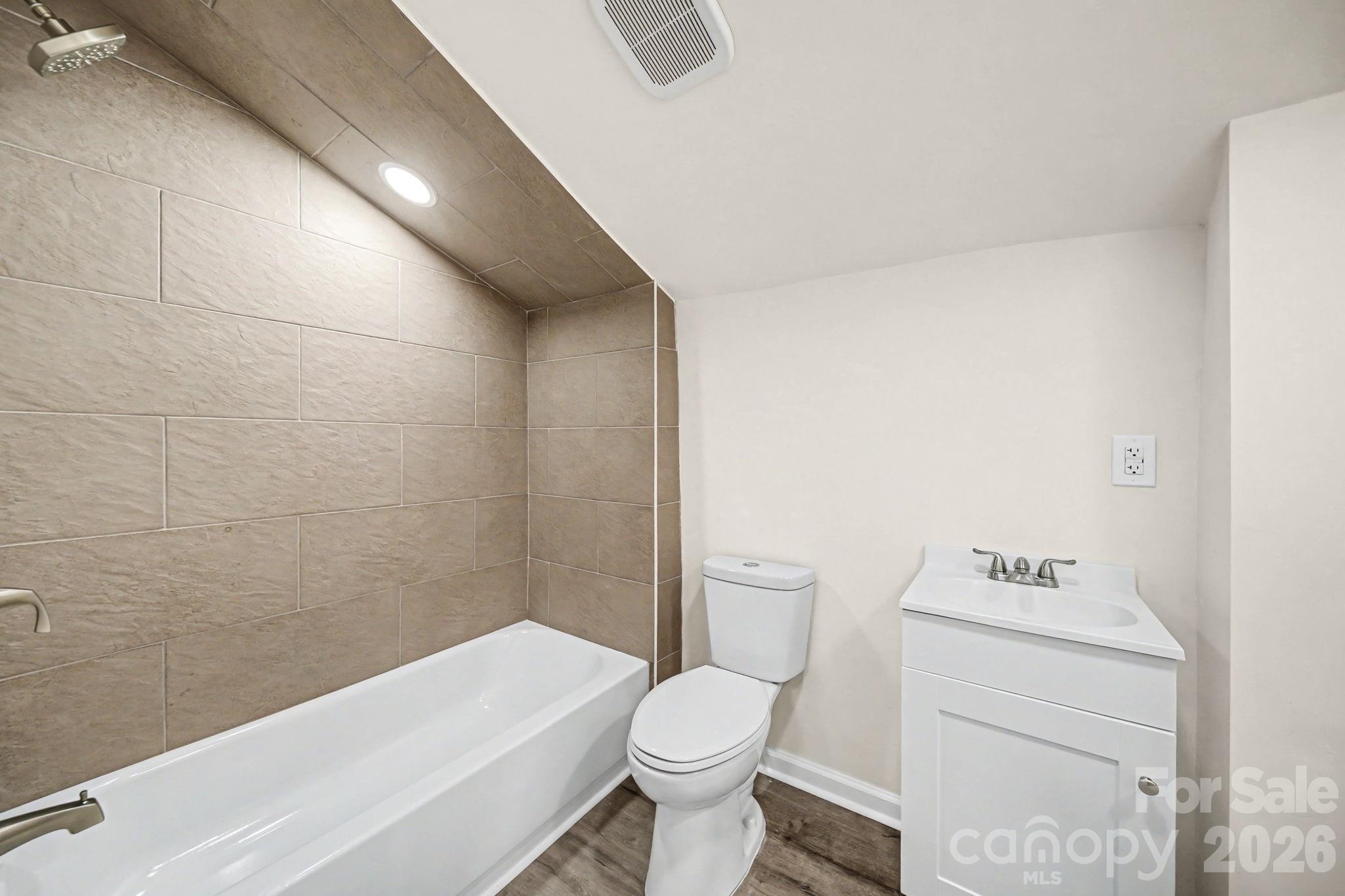 1450 Stroupe Street Property Photo 10