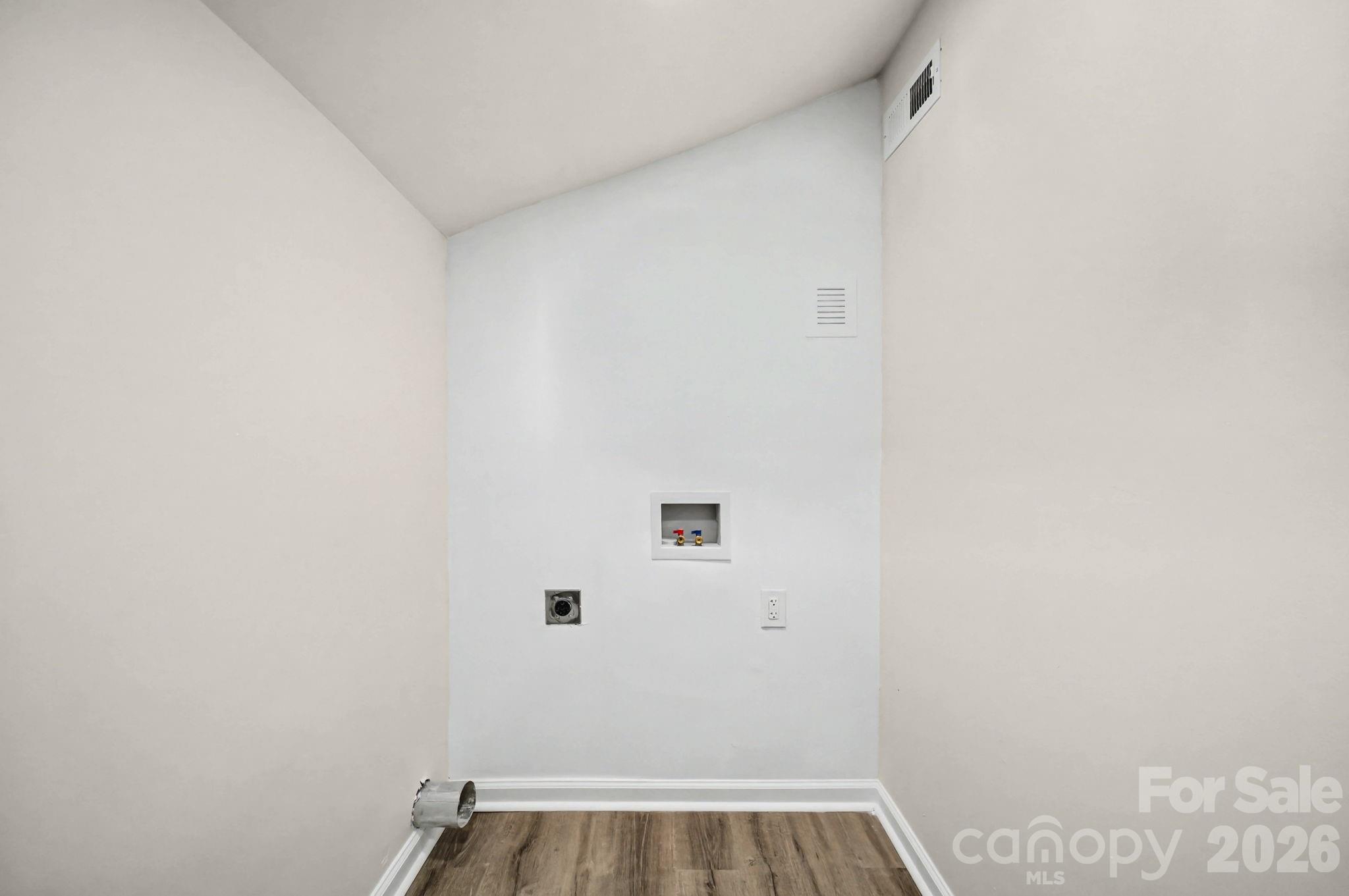 1450 Stroupe Street Property Photo 14