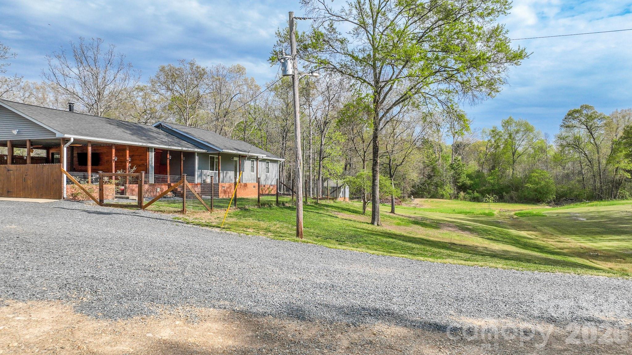 1925 Sojourn Road Property Photo 4