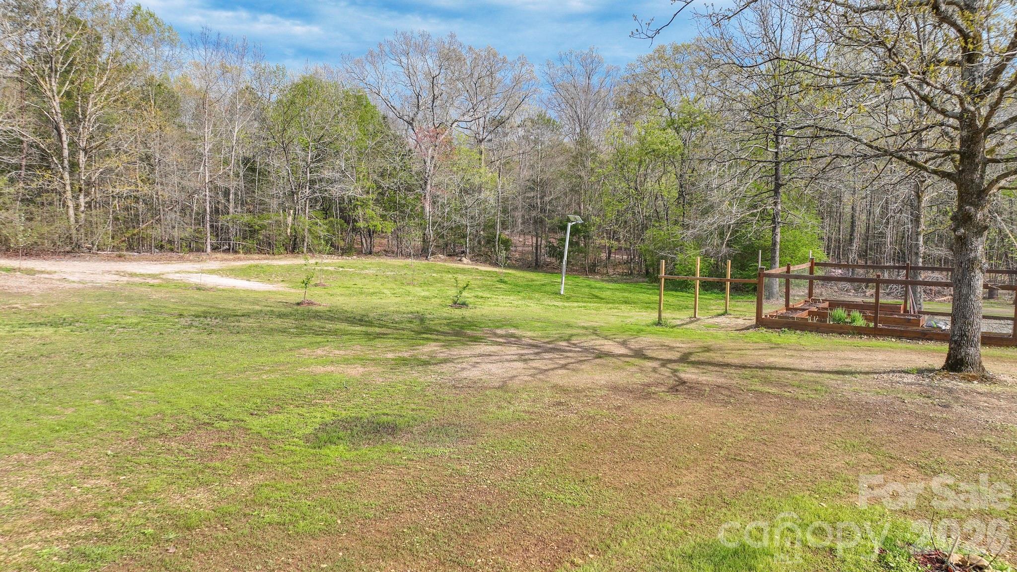 1925 Sojourn Road Property Photo 11