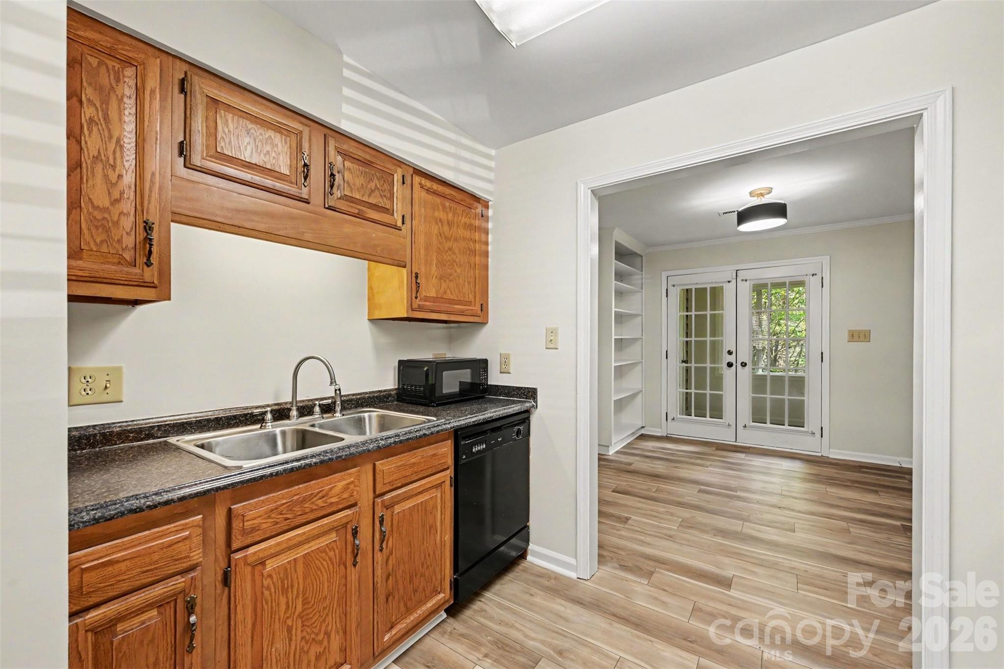 1036 Wexford Place Property Photo 6