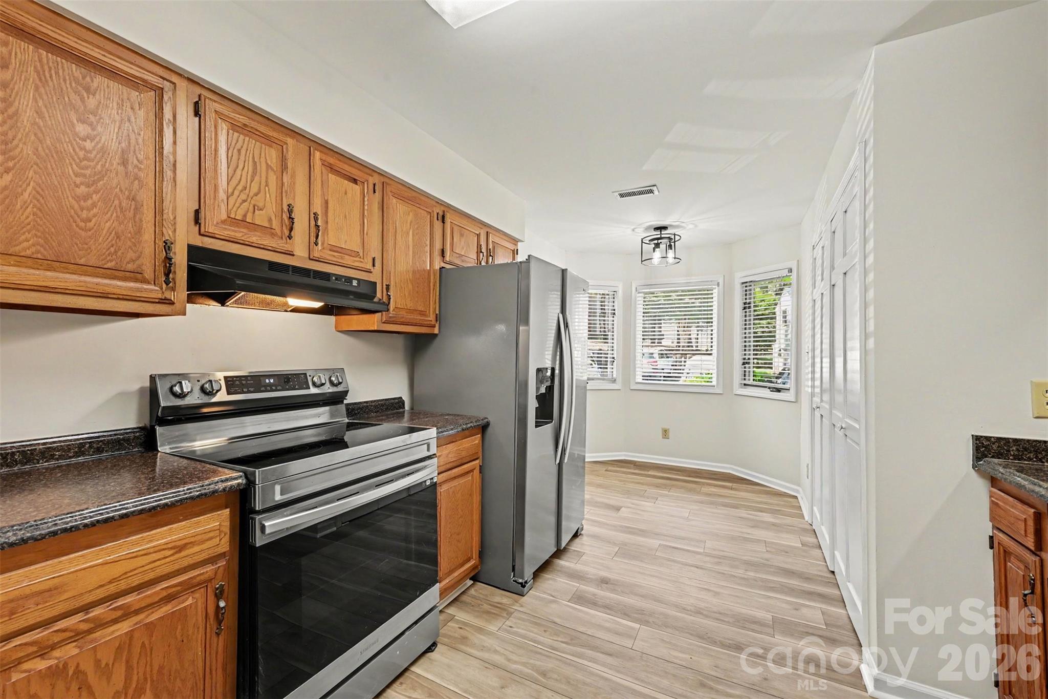 1036 Wexford Place Property Photo 7