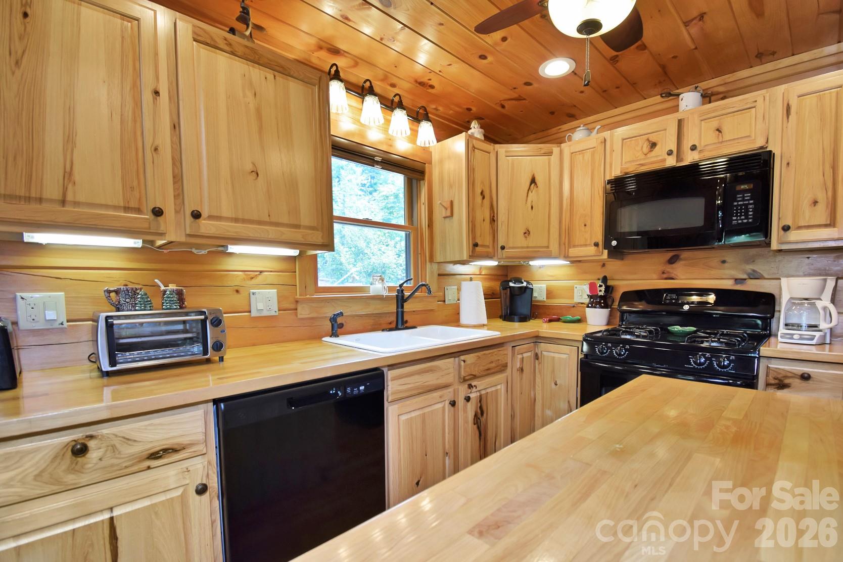 2257 Quiet Creek Lane Property Photo 10