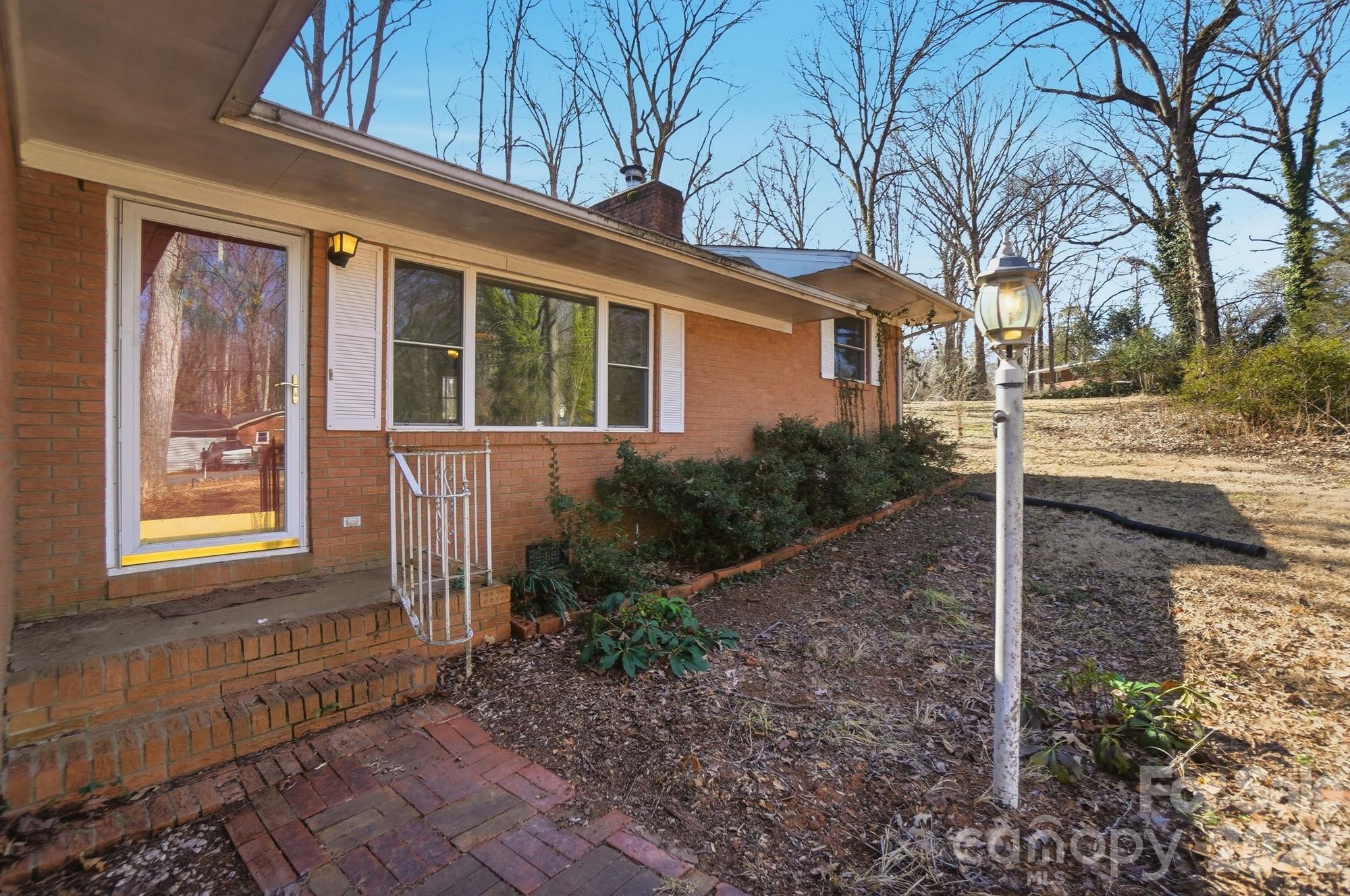10608 Glenmac Road Property Photo 4