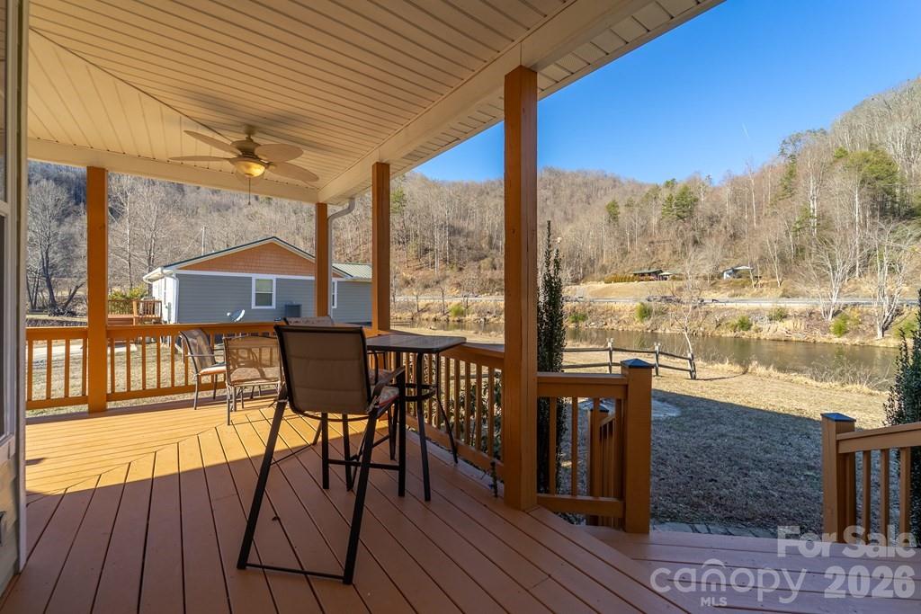 990 Hornet Drive Property Photo 20