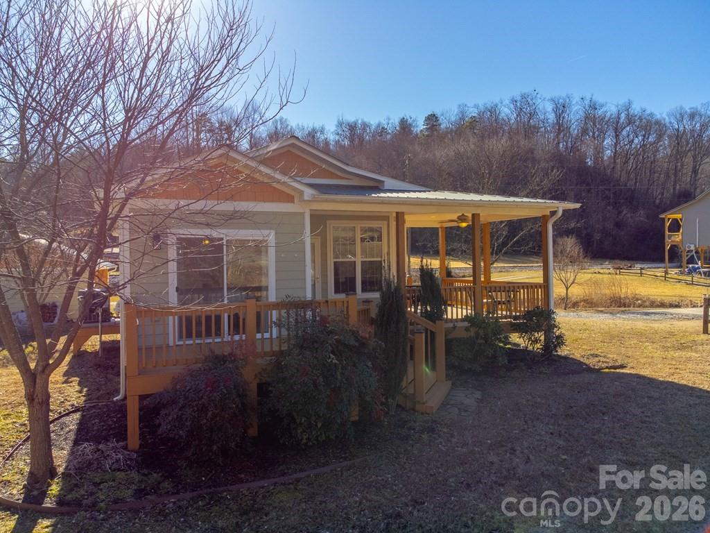 990 Hornet Drive Property Photo 24