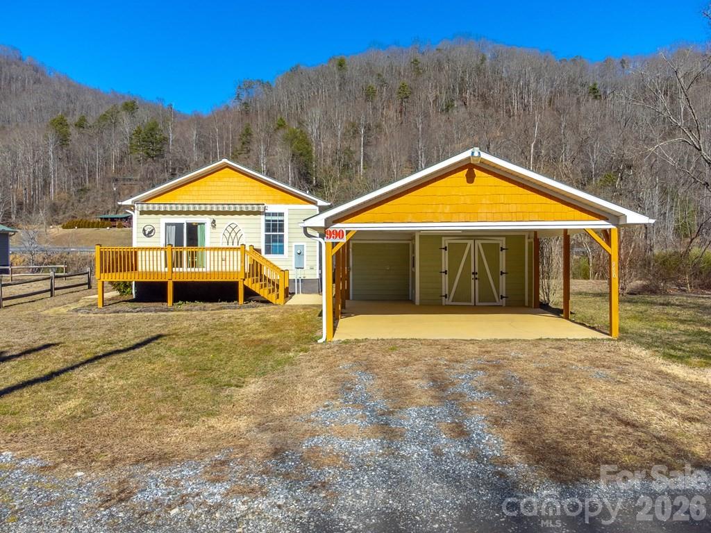 990 Hornet Drive Property Photo 37