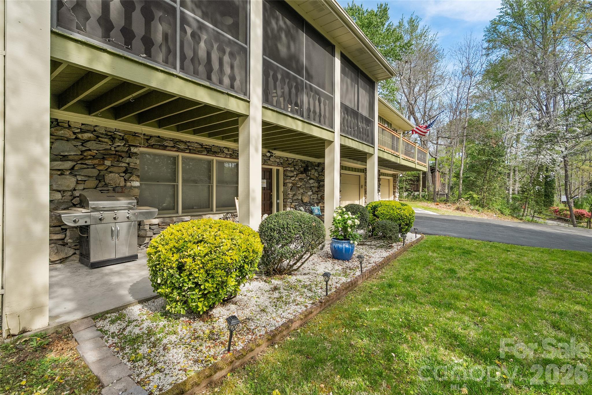 3017 Chestnut Tree Road Property Photo 6