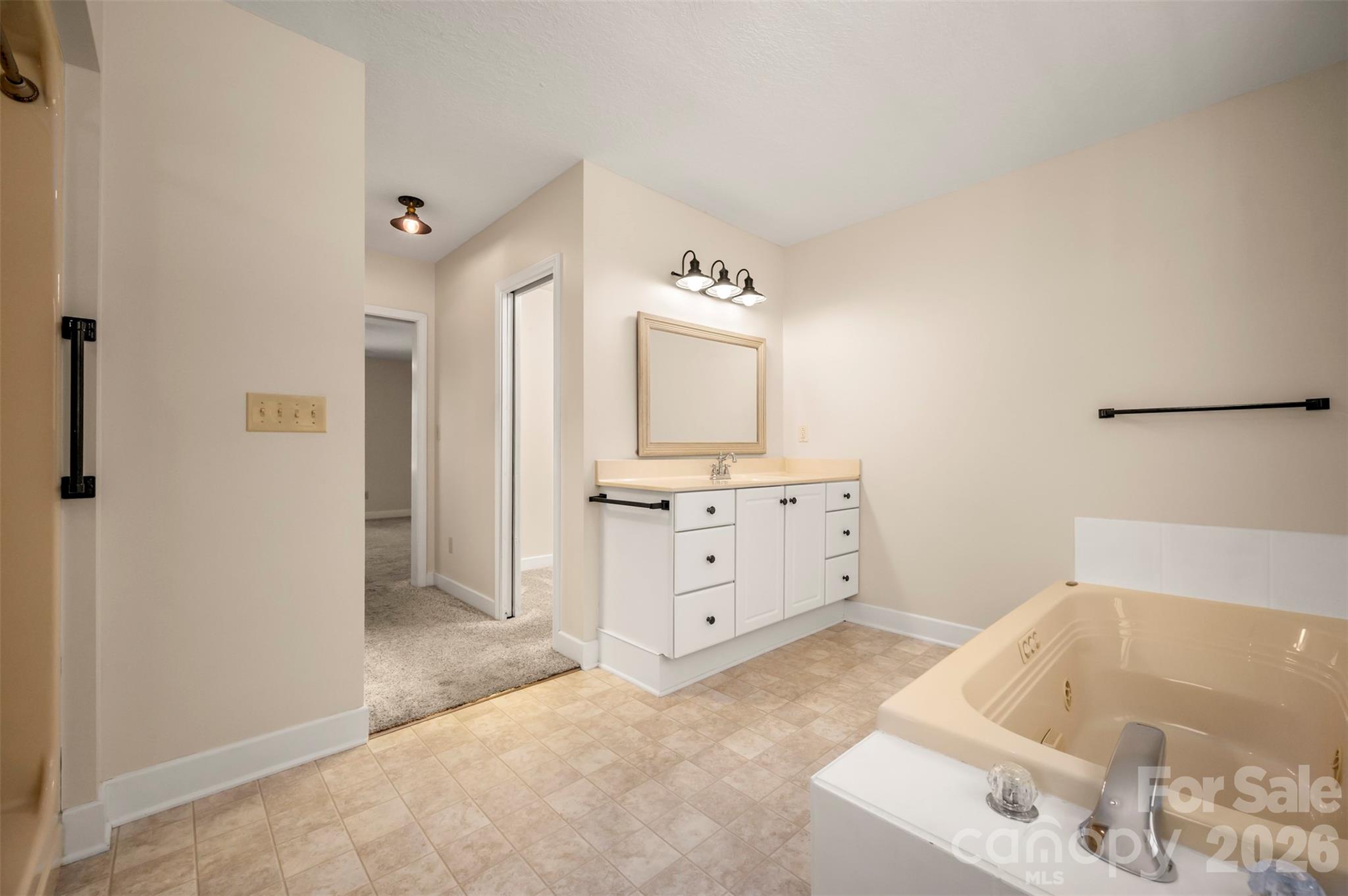 275 Souther Road Property Photo 13