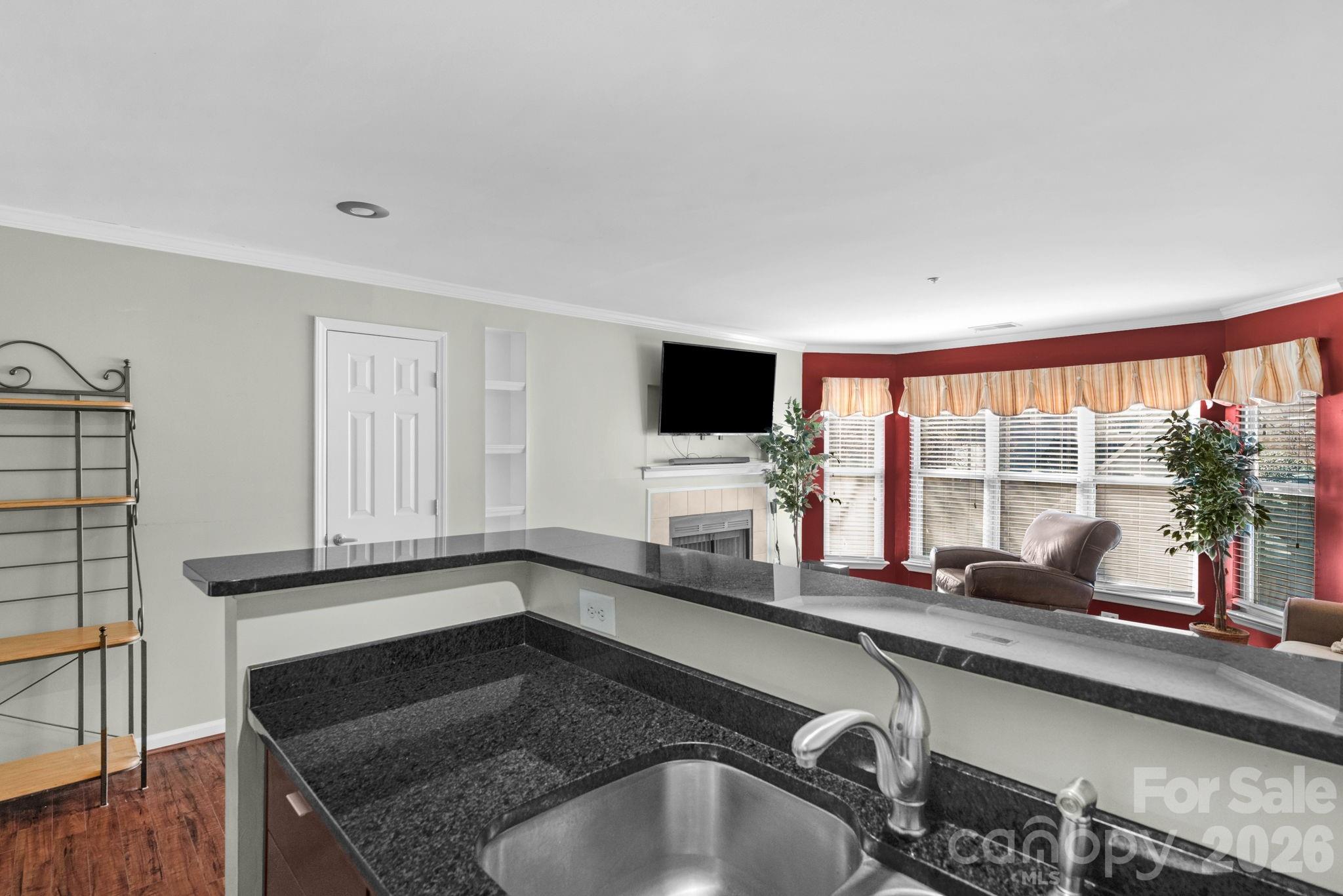 513 N Graham Street 2e Property Photo 6