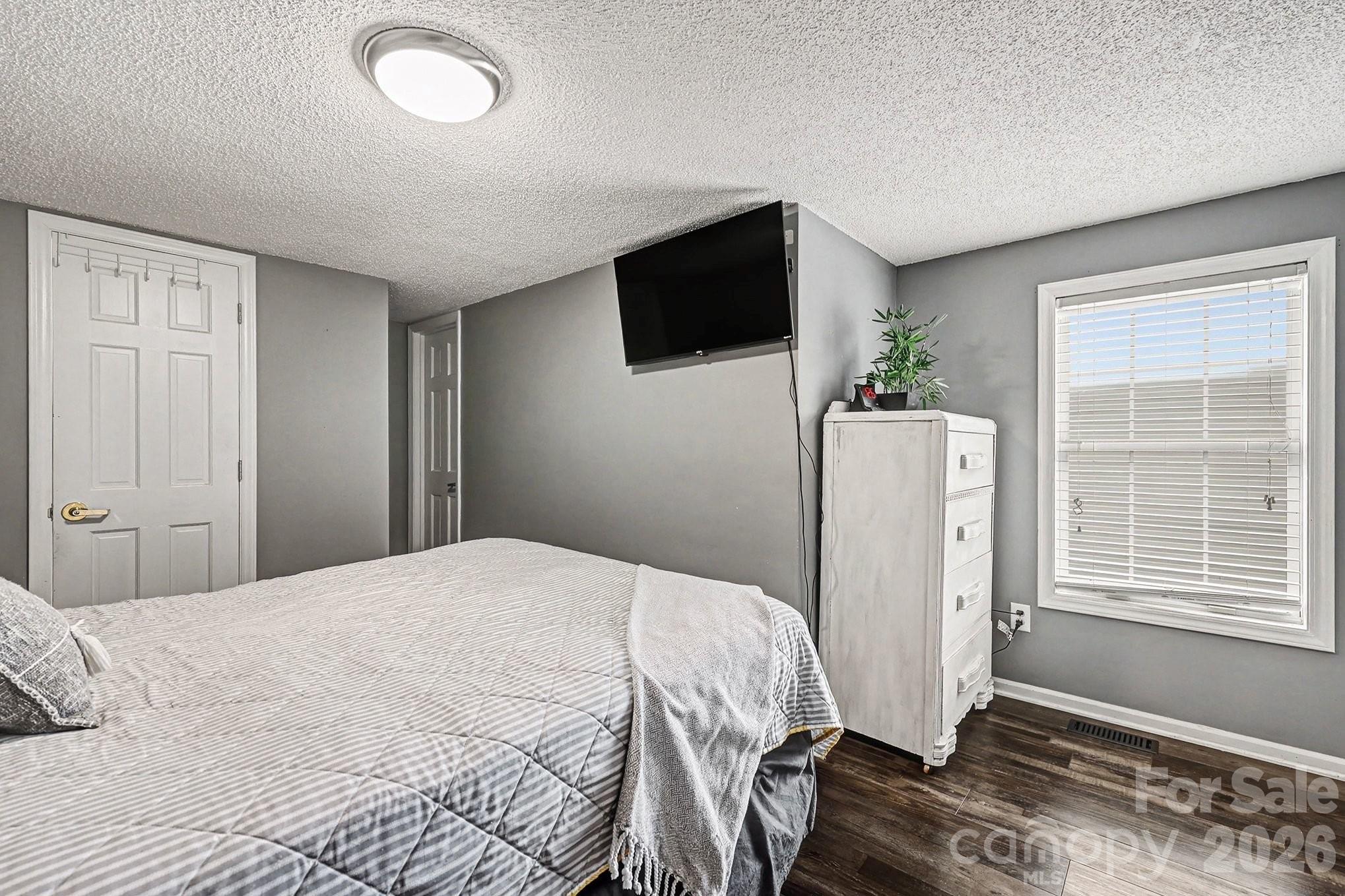 121 Grand View Drive 202/202a Property Photo 17