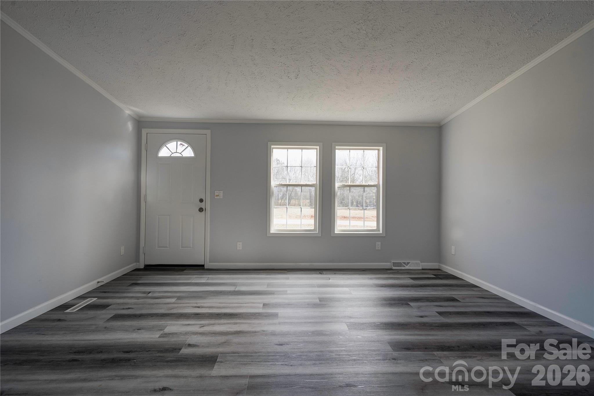 112 Jenny Drive Property Photo 6