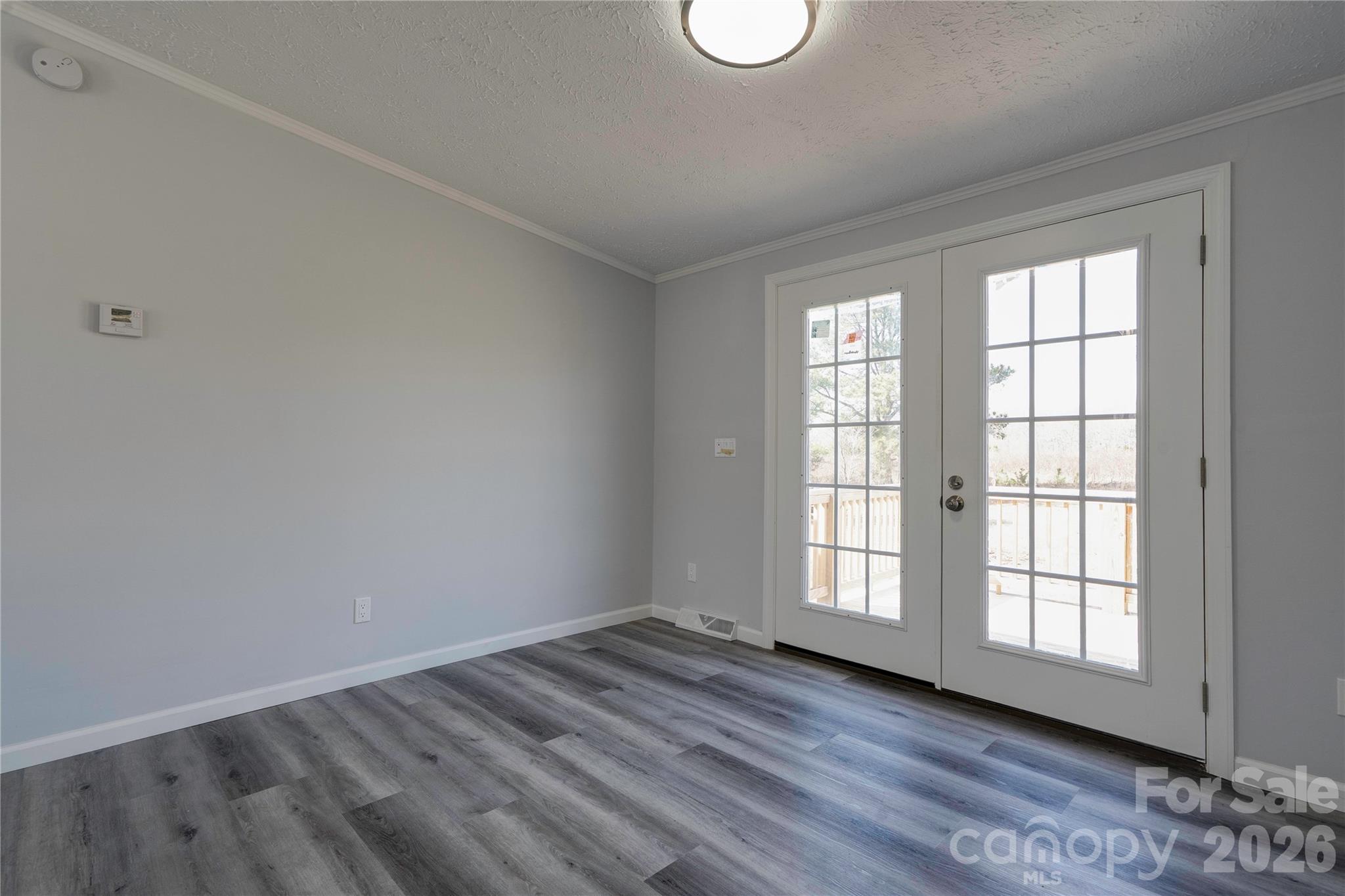 112 Jenny Drive Property Photo 8