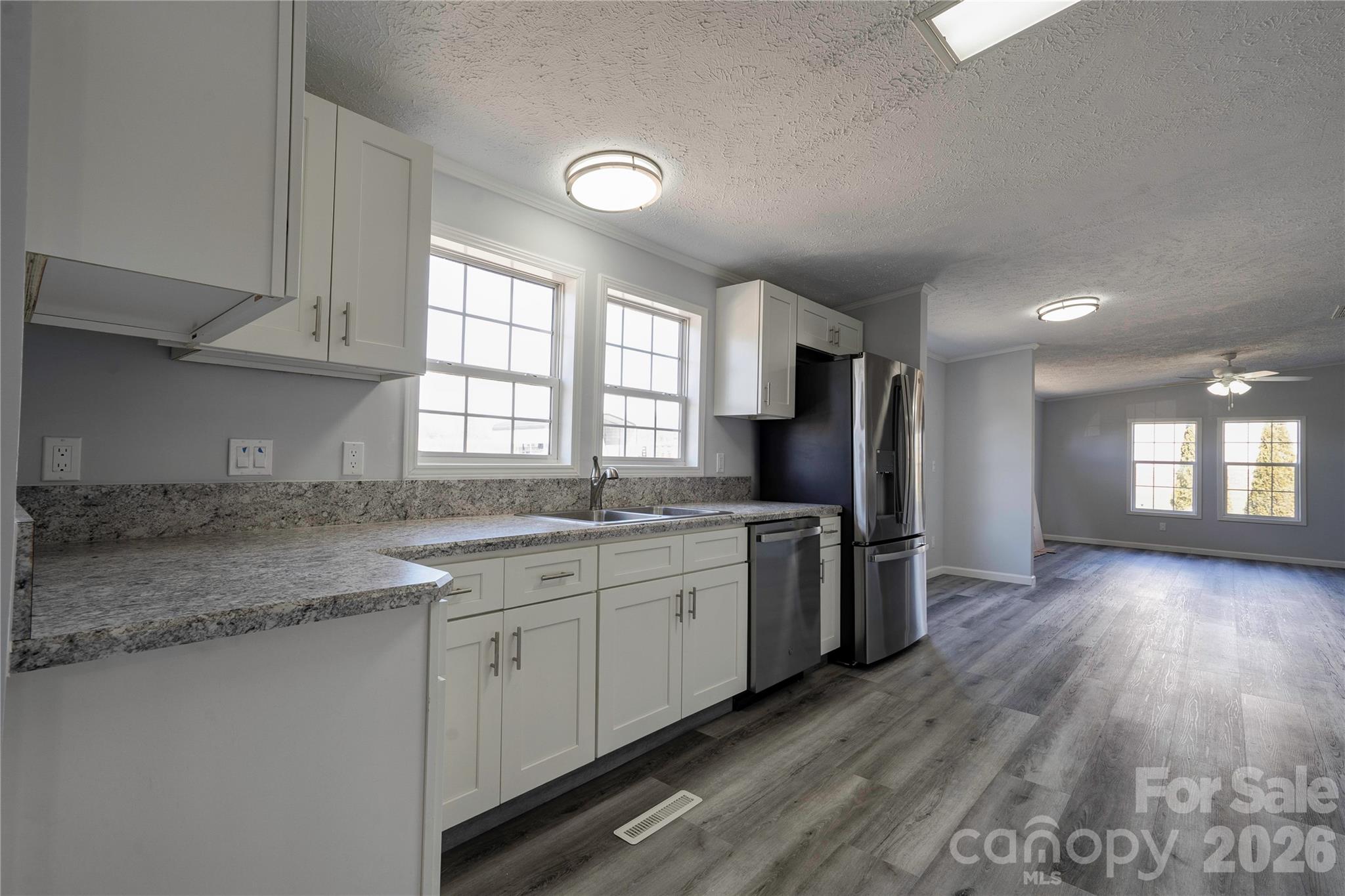 112 Jenny Drive Property Photo 9