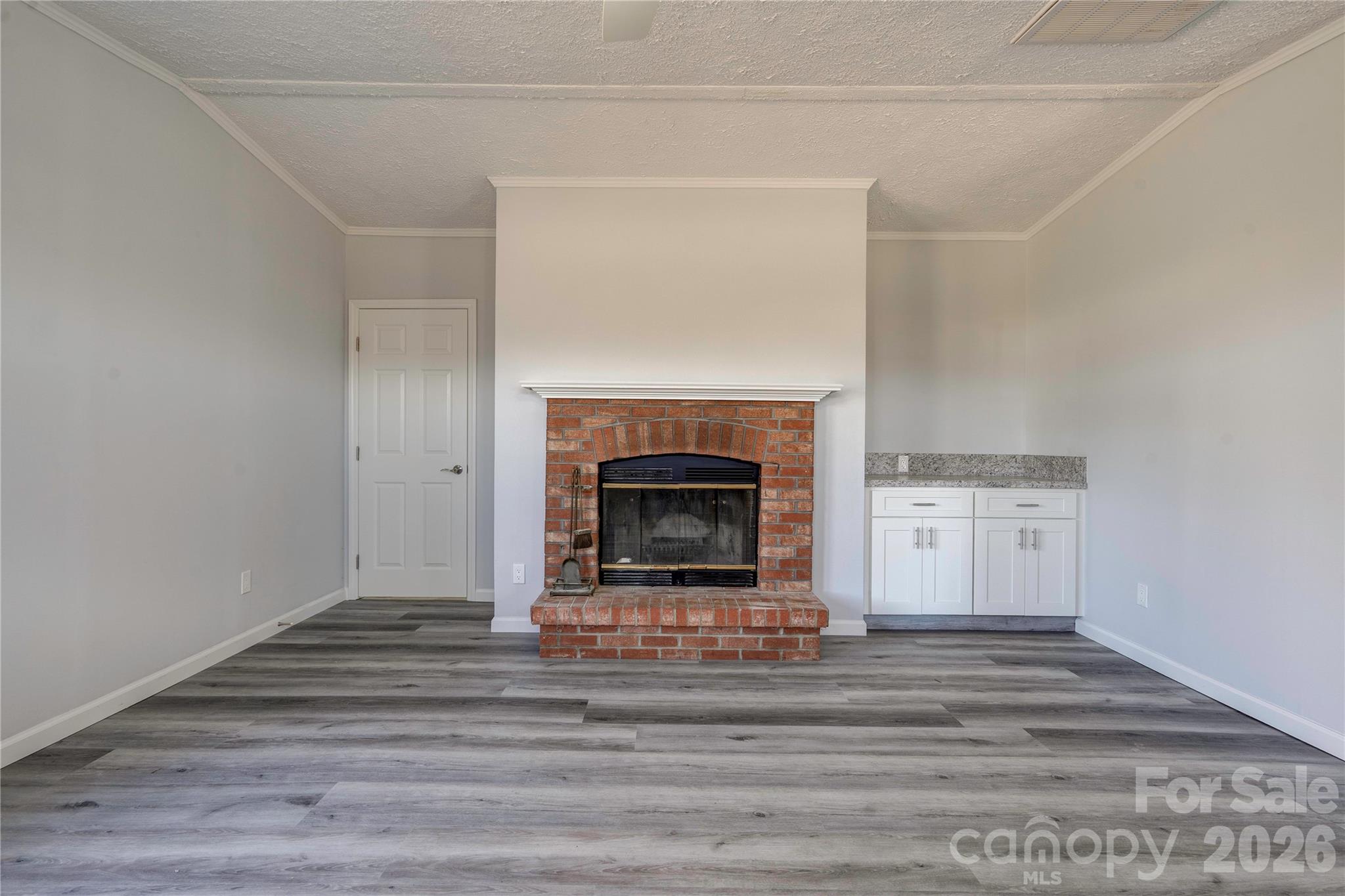 112 Jenny Drive Property Photo 14