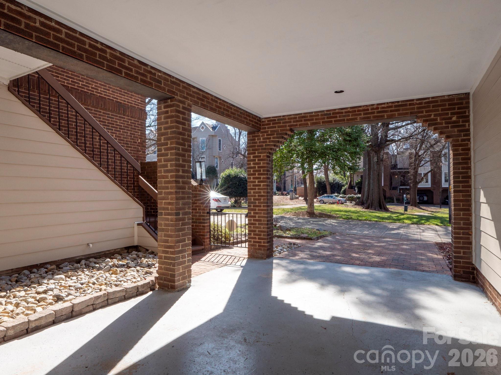 239 S Clarkson Street Property Photo 4