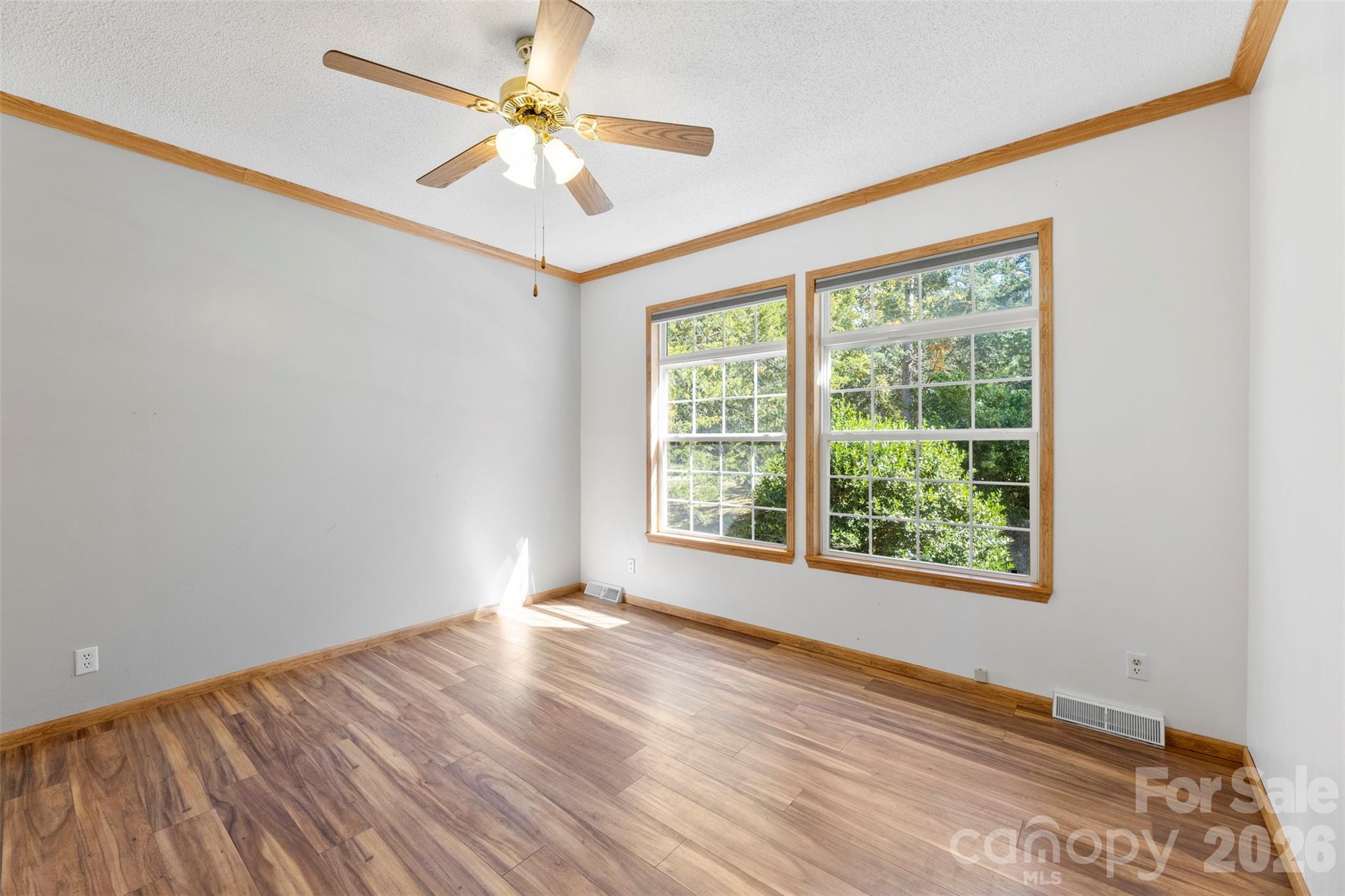2411 Mission Road Property Photo 6