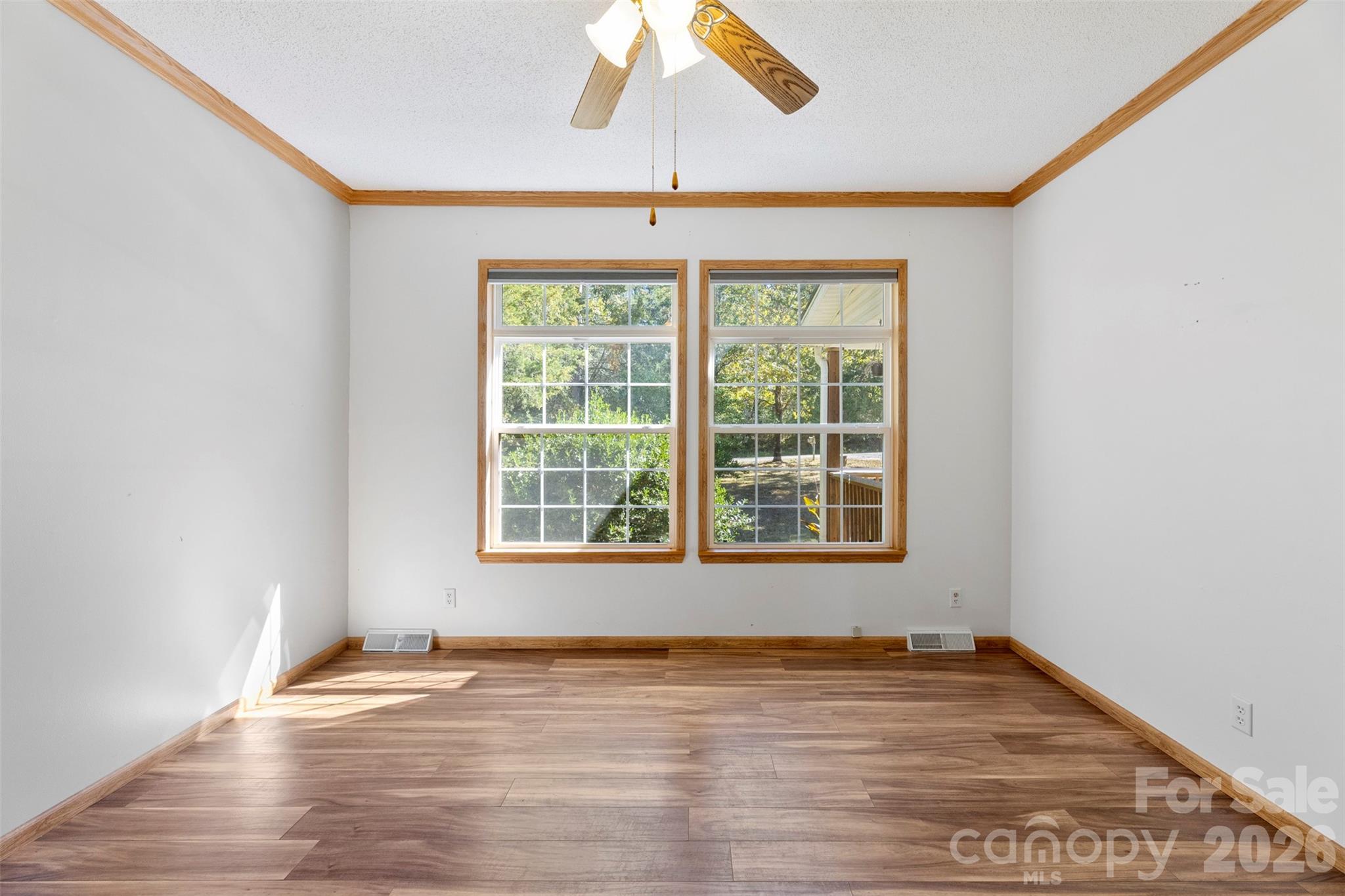 2411 Mission Road Property Photo 11