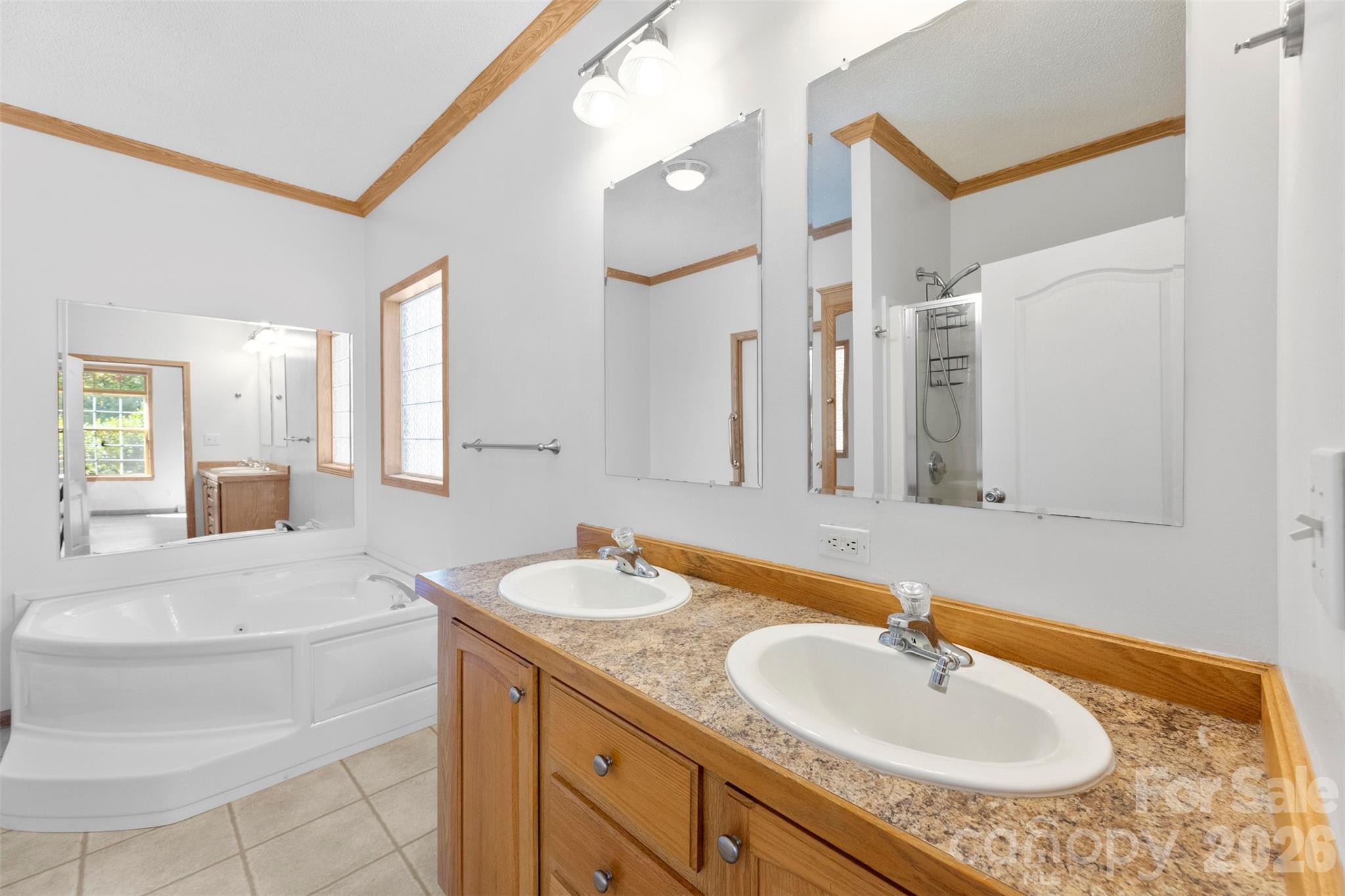 2411 Mission Road Property Photo 14