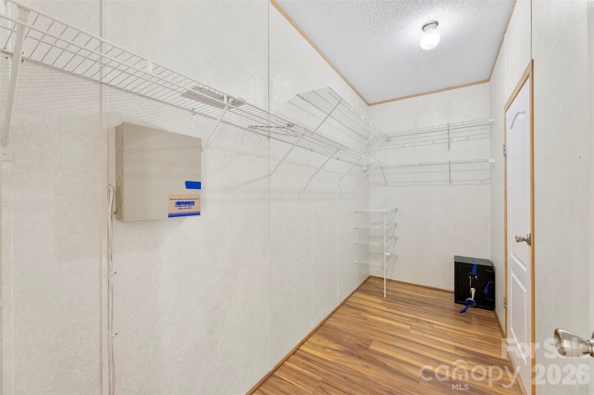 2411 Mission Road Property Photo 15