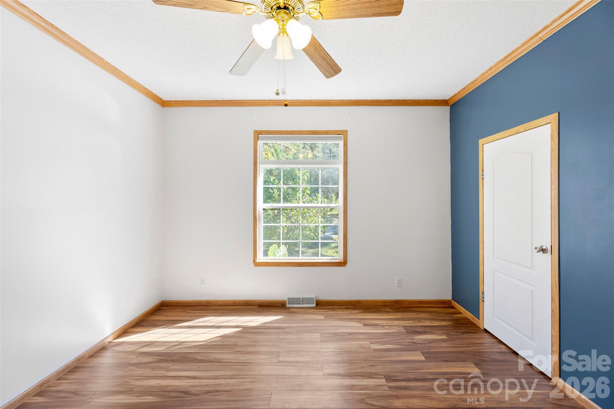 2411 Mission Road Property Photo 21