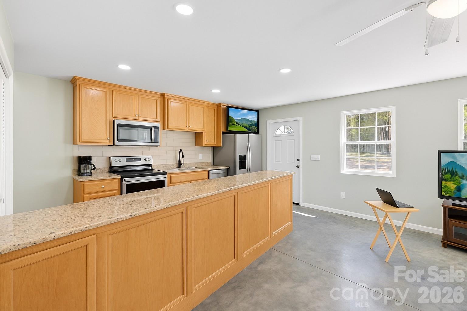 2411 Mission Road Property Photo 29