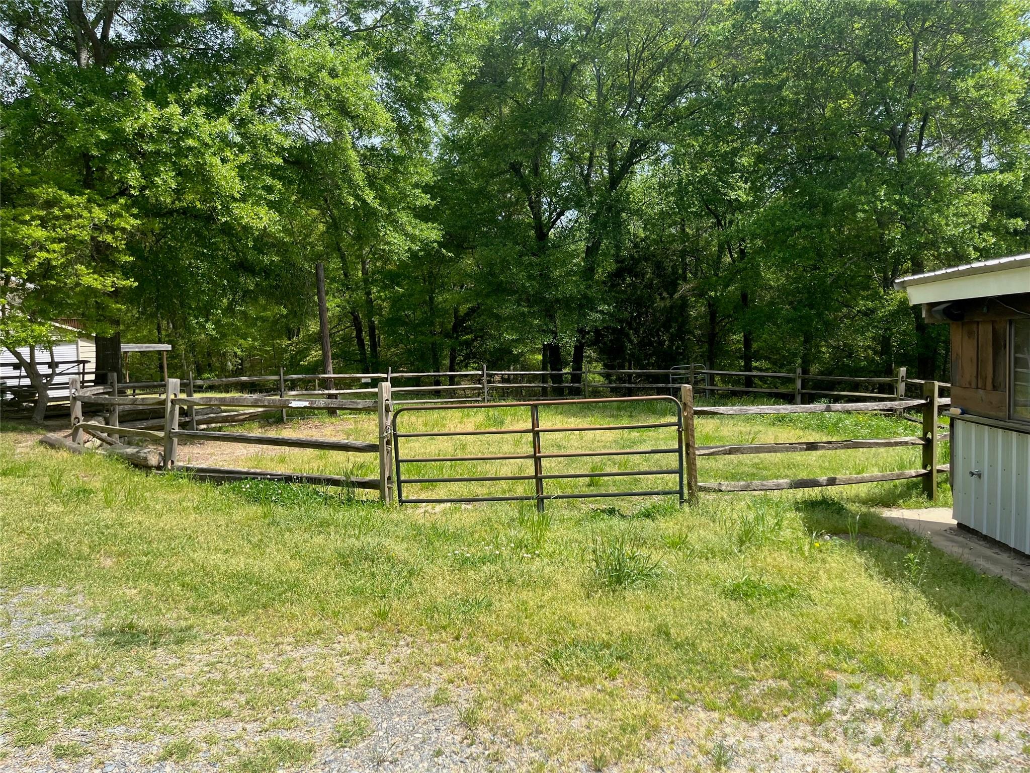 8737 Whippoorwill Lane Property Photo 4