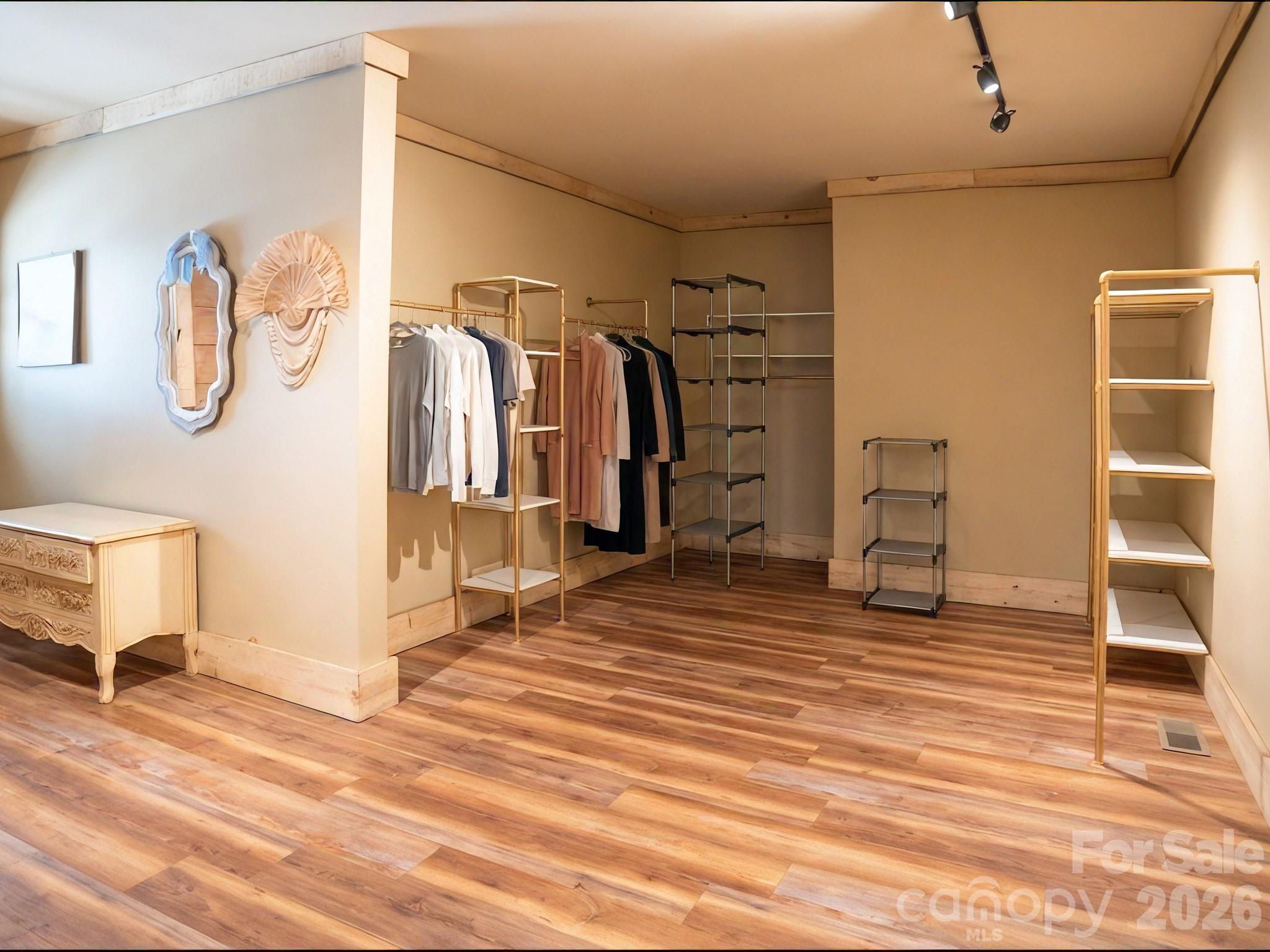 4885 Grandin Road Property Photo 11