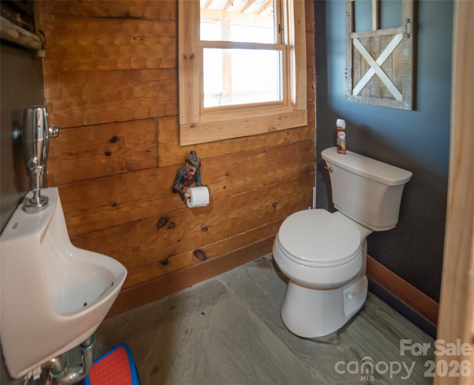 4885 Grandin Road Property Photo 15